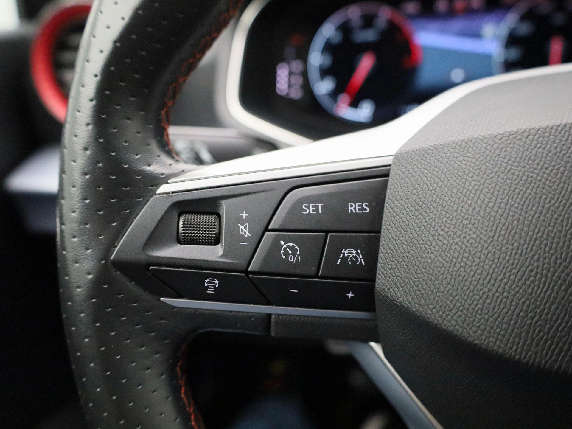 SEAT-Arona-image-16