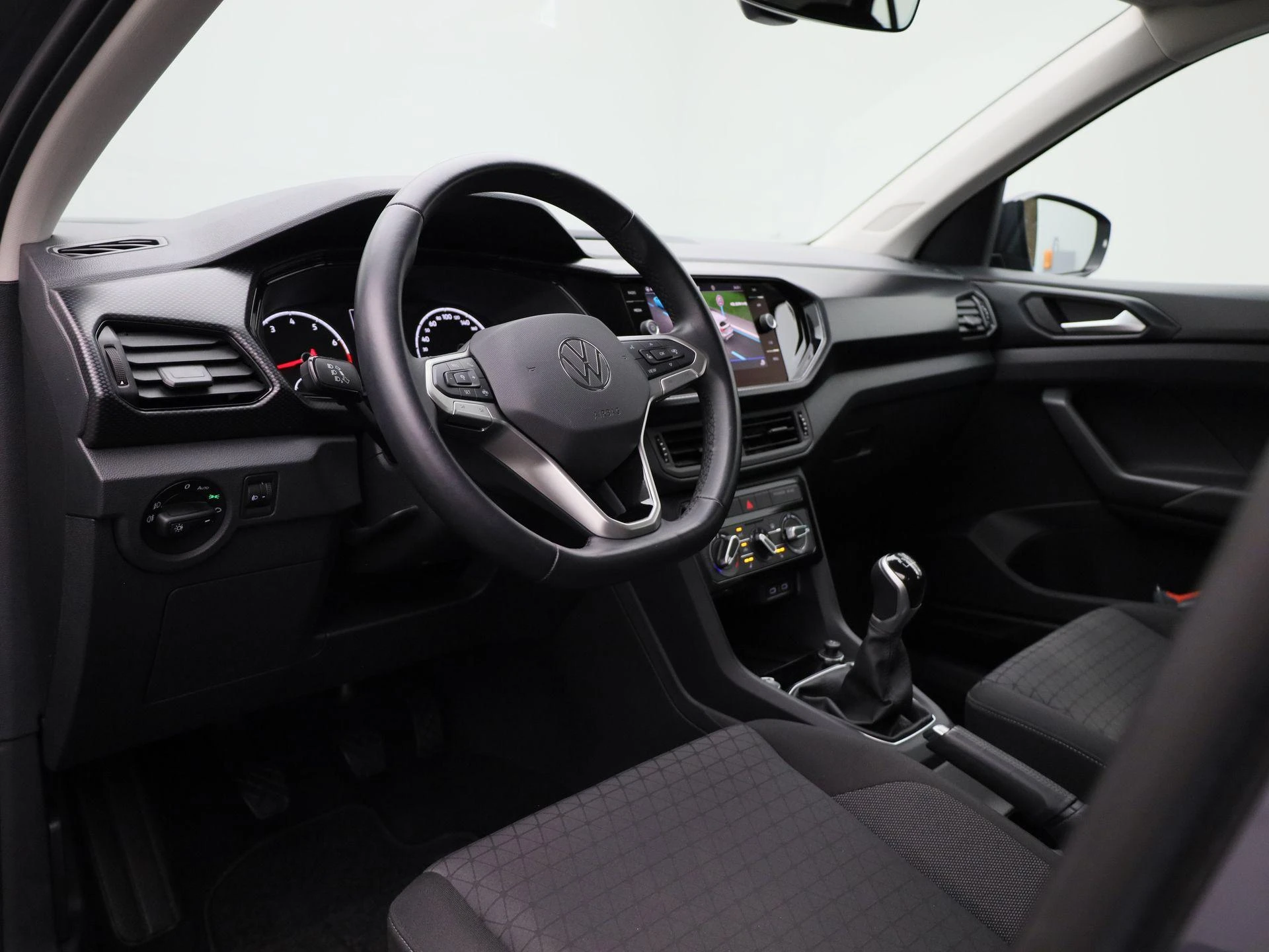 Volkswagen-T-Cross-image-29