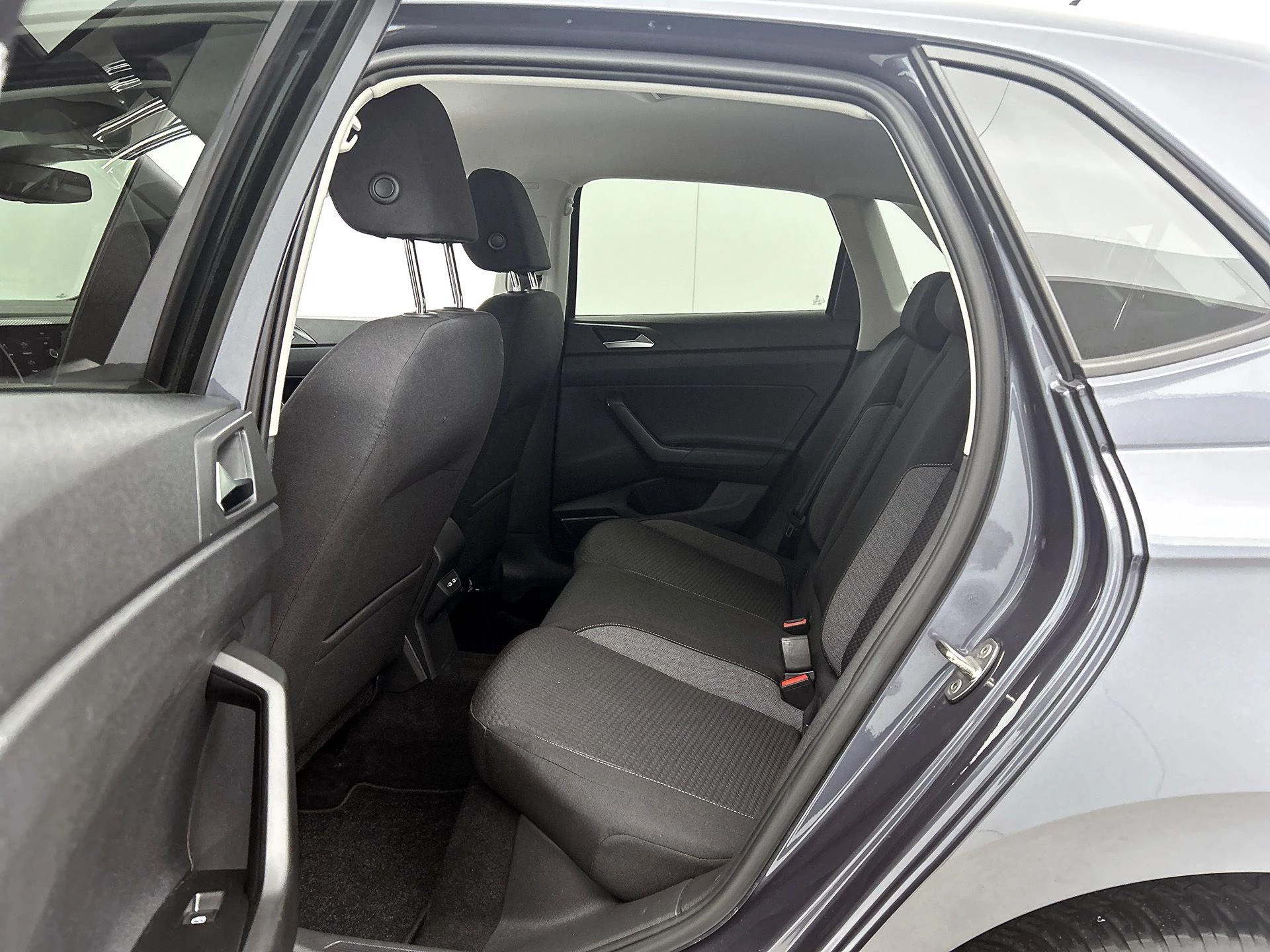 Volkswagen-Polo-image-28