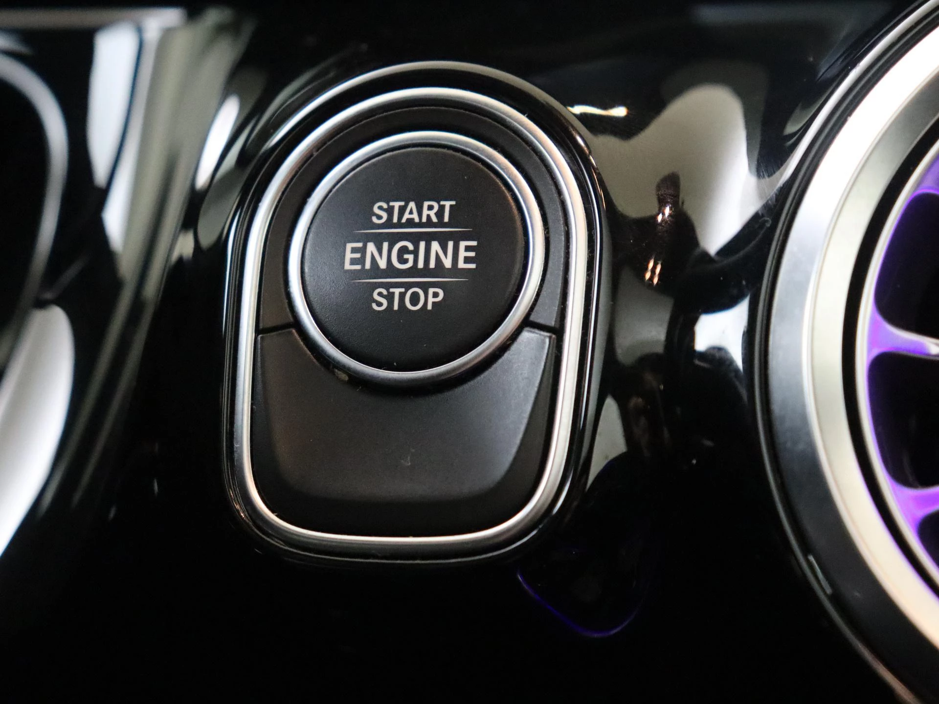Mercedes-Benz-B-Klasse-image-21