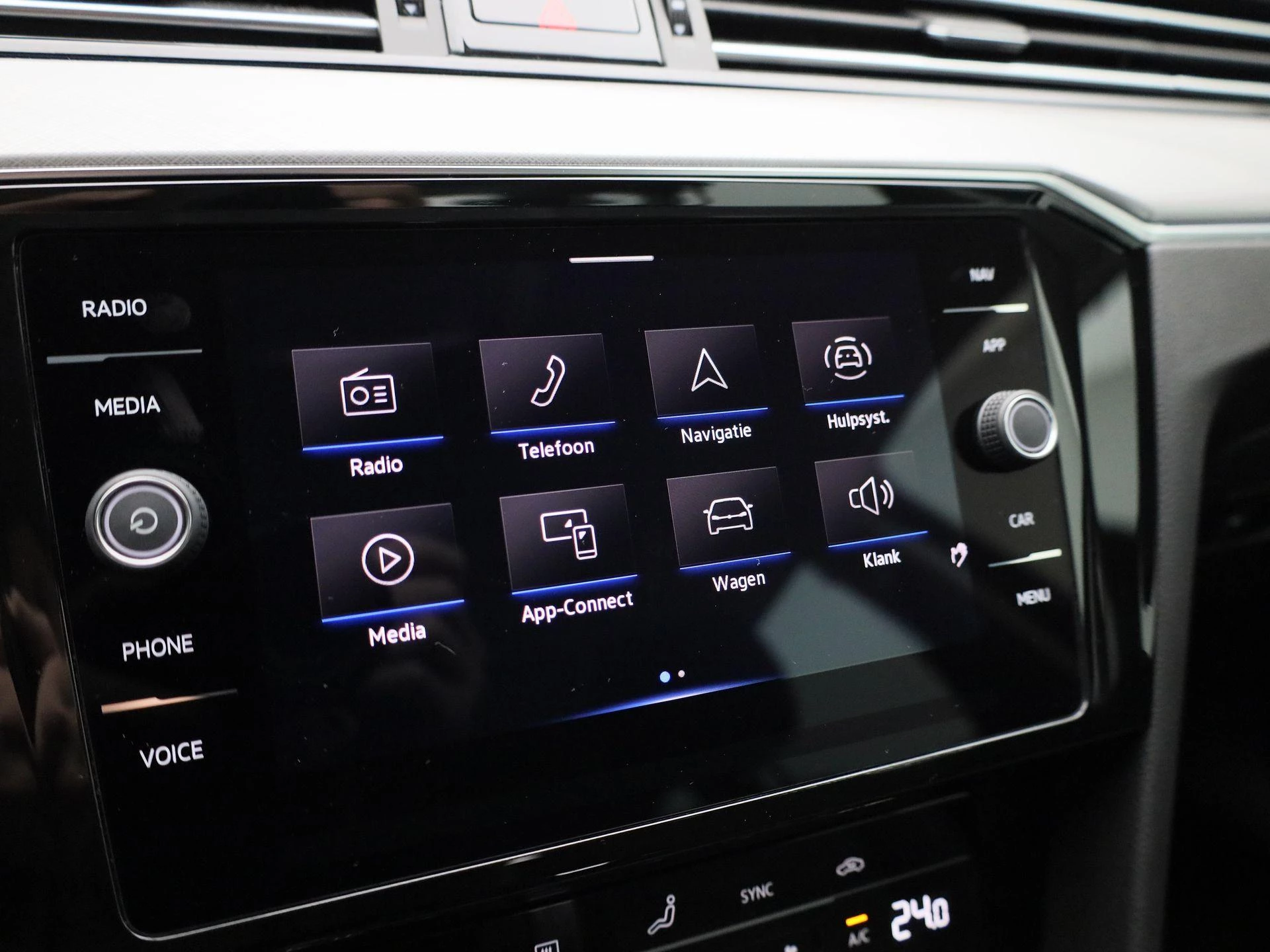 Volkswagen-Passat-image-20