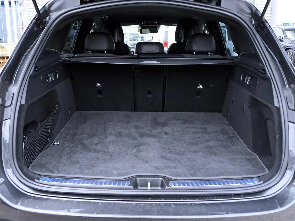 Mercedes-Benz-GLC 300 d-image-15