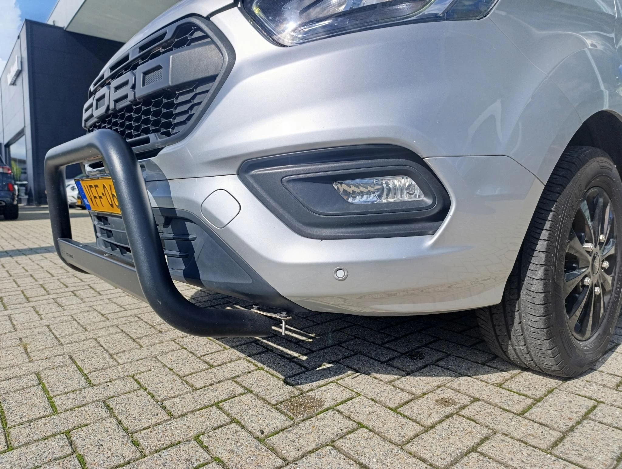Ford-Transit Custom-image-3