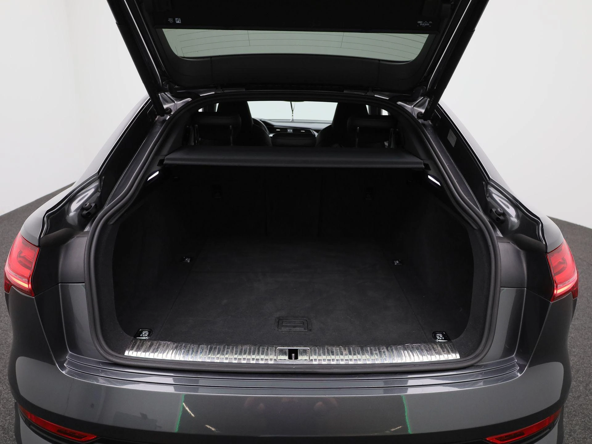 Audi-e-tron-image-11