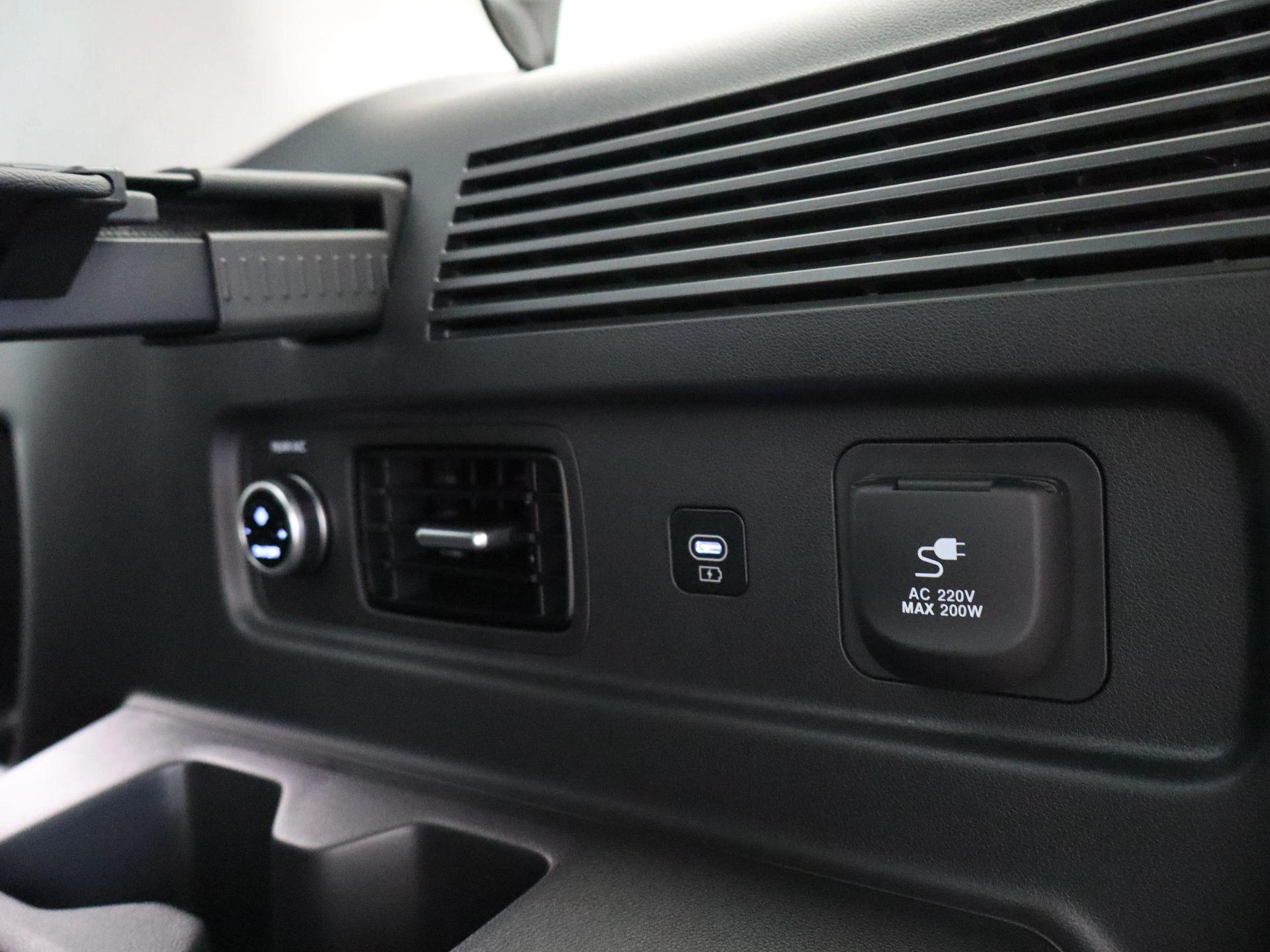 Hyundai-Santa Fe-image-28