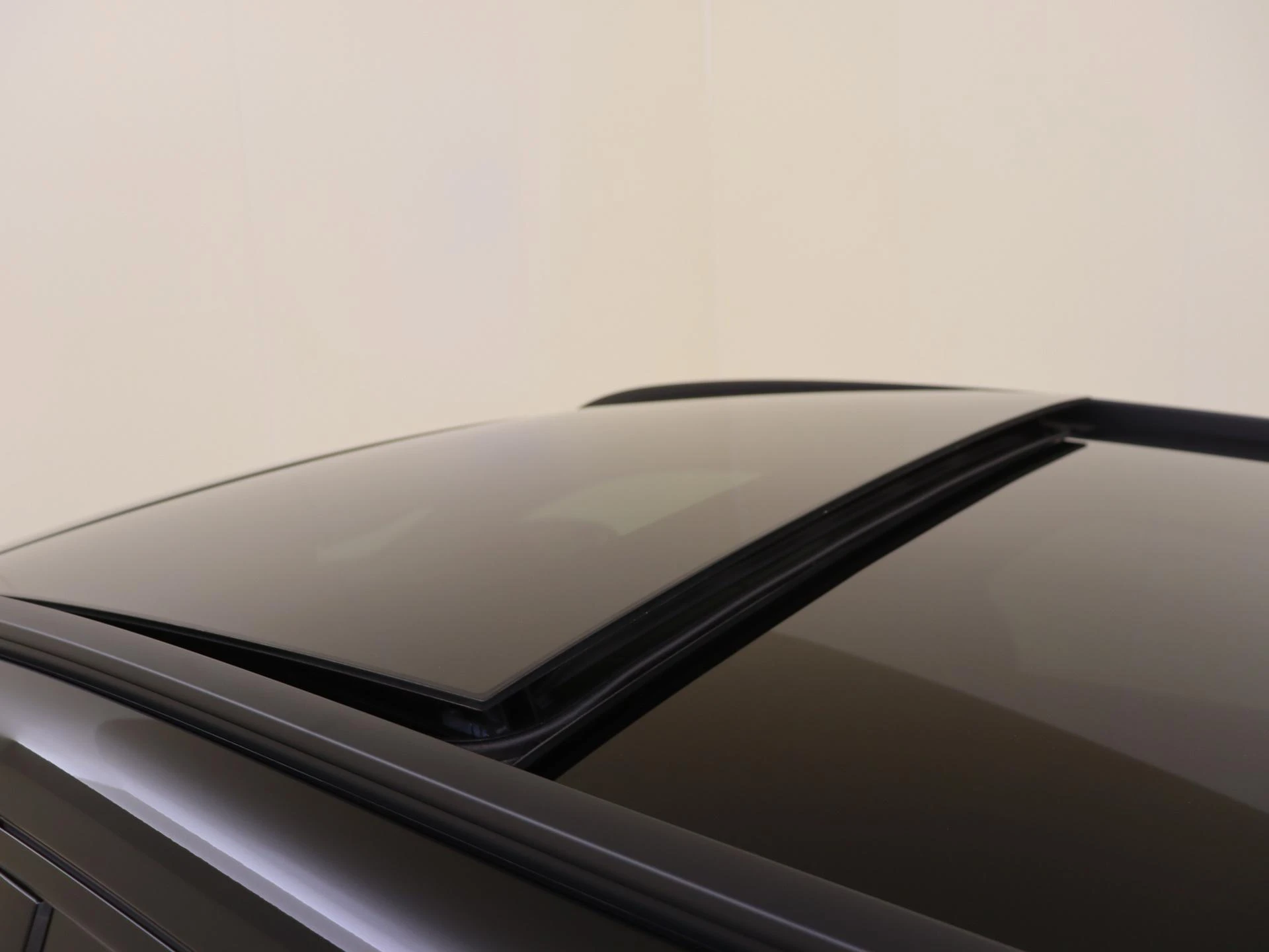 Mercedes-Benz-GLA-image-28