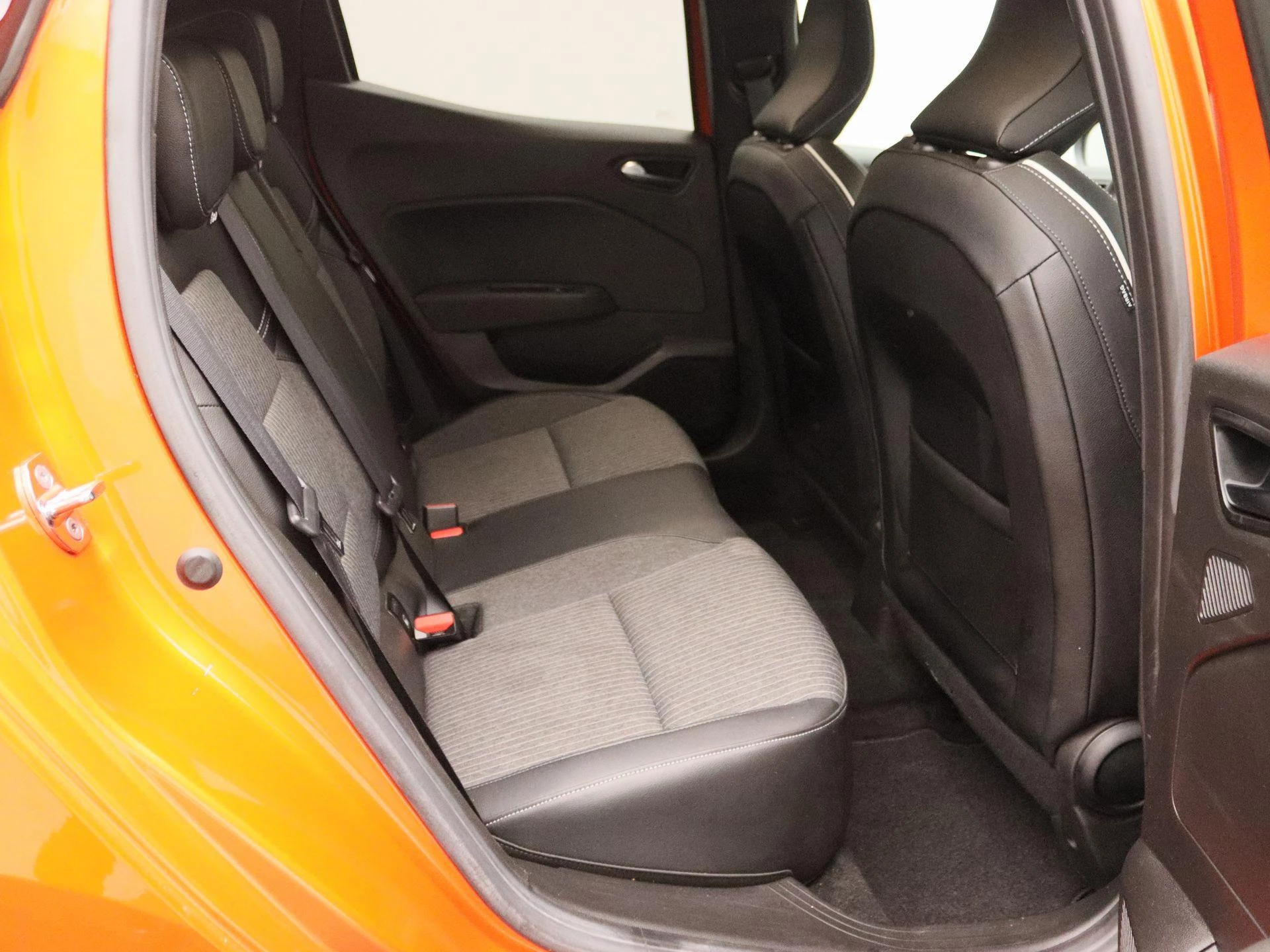 Renault-Clio-image-23