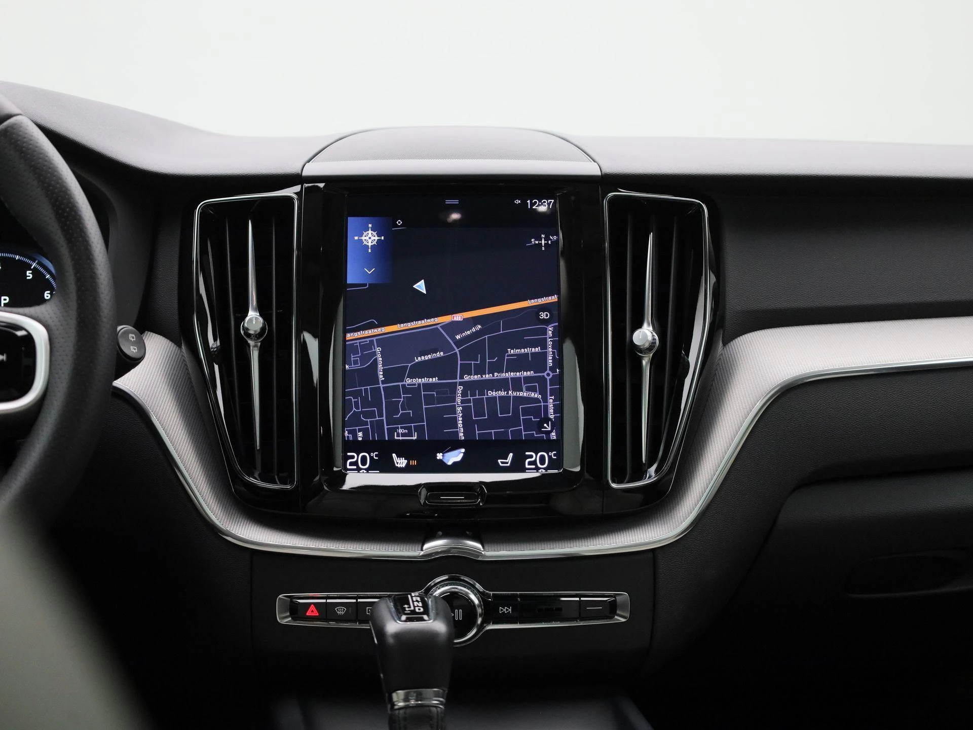 Volvo-XC60-image-8
