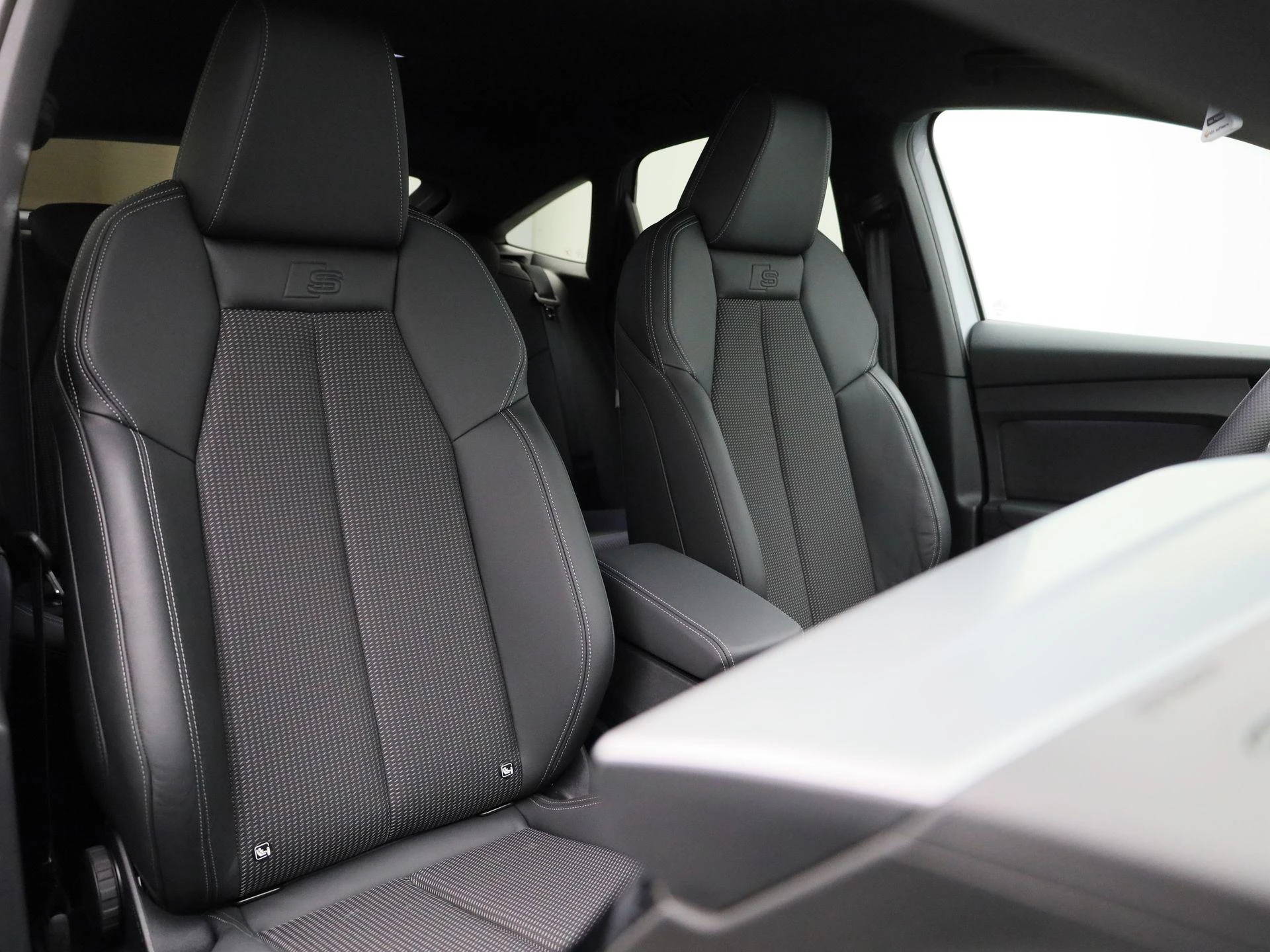 Audi-Q4 e-tron-image-39