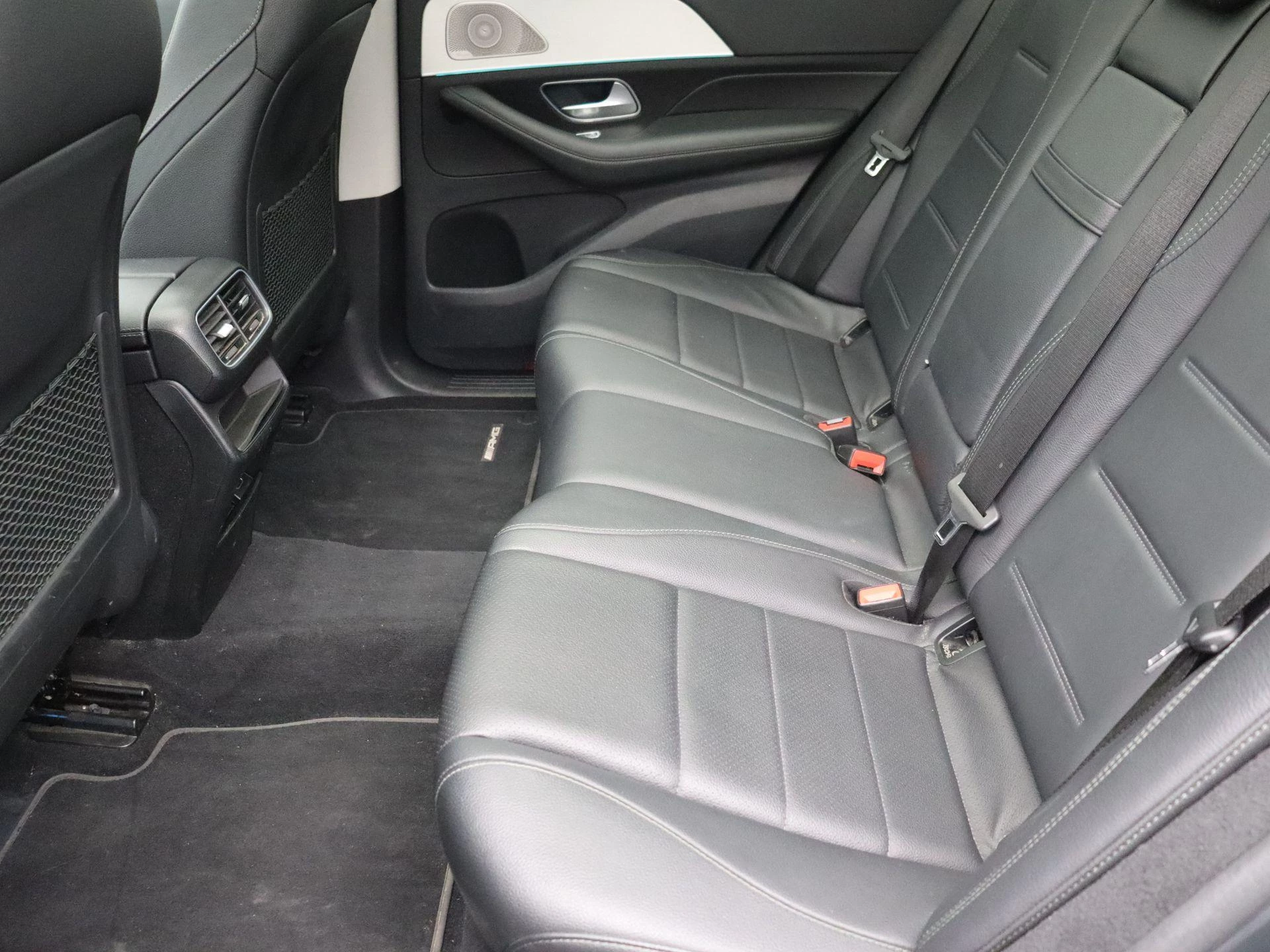 Mercedes-Benz GLE 350 e 4MATIC SUV AMG LINE + NAPPA + BURMESTER + PANORAMISCH DAK + TREKHAAK +
