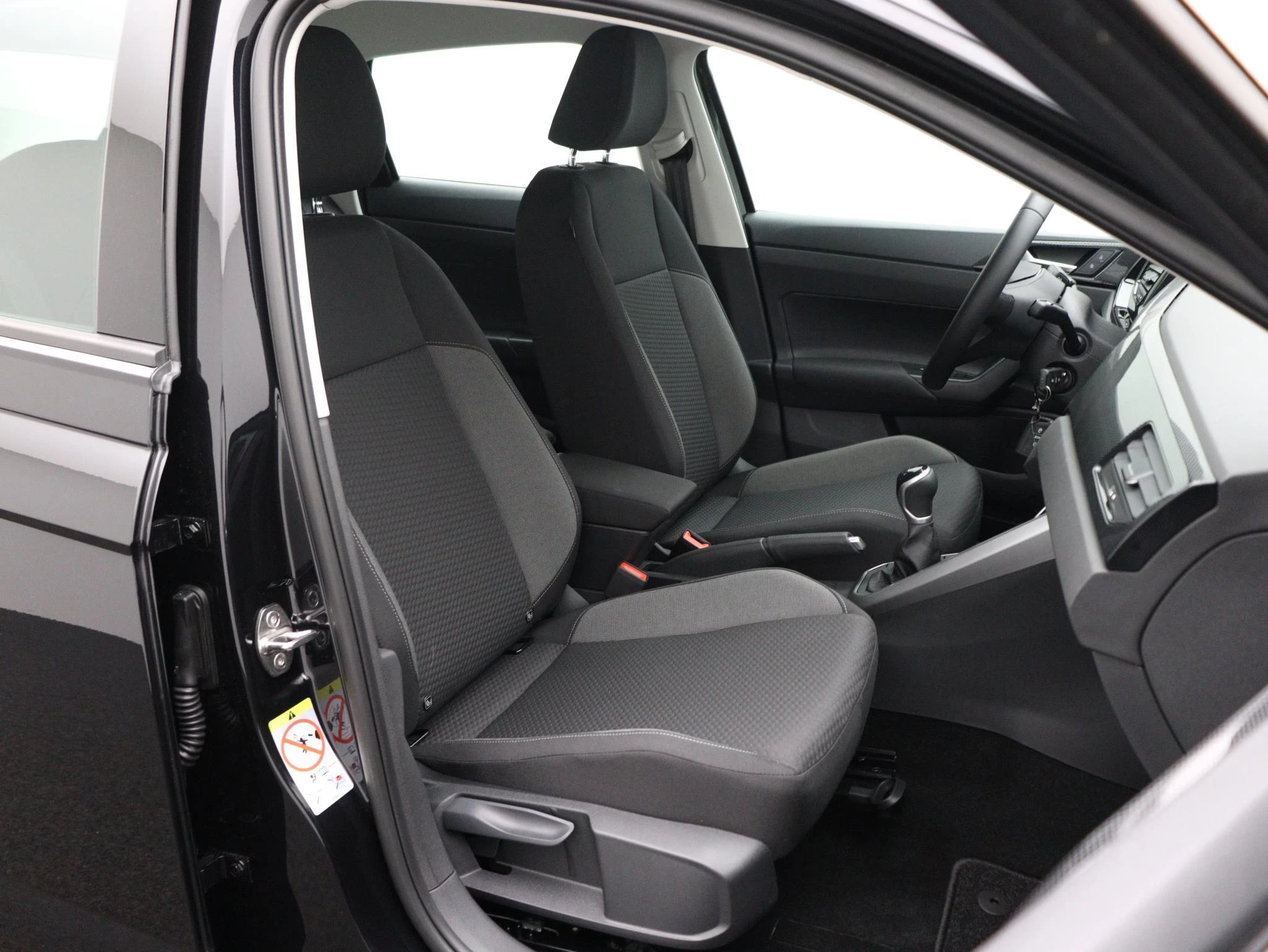 Volkswagen-Polo-image-28