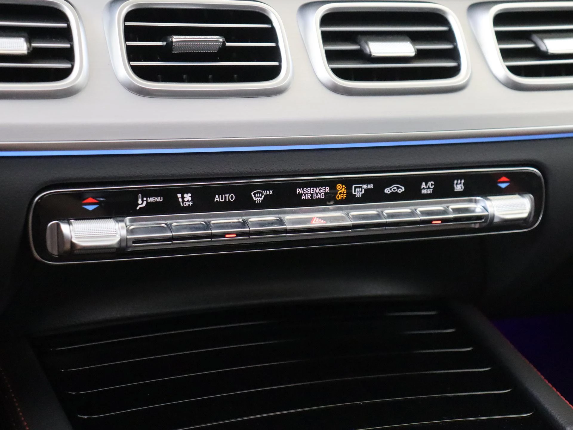 Mercedes-Benz-GLE-image-29