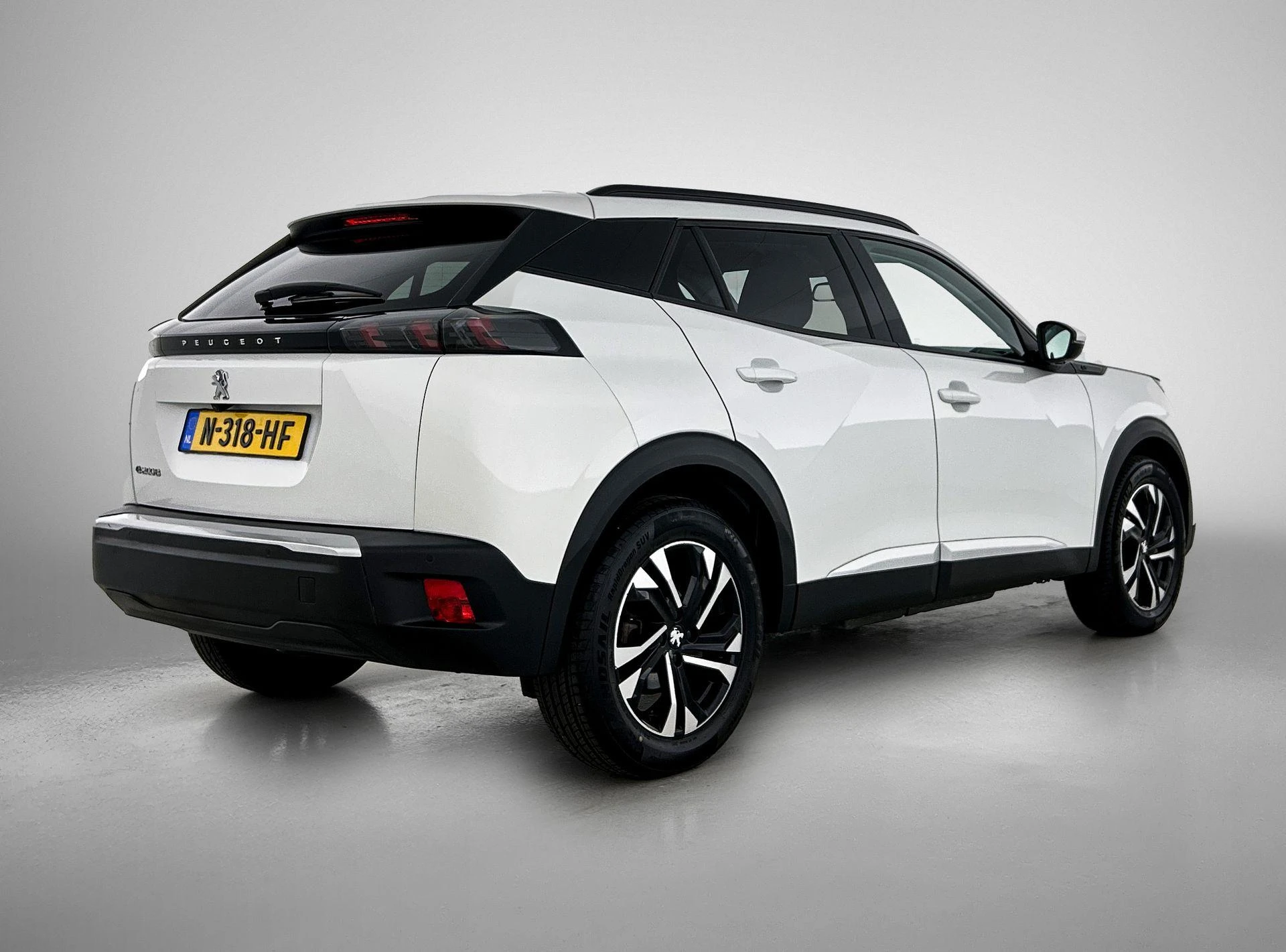 Peugeot-e-2008-image-3