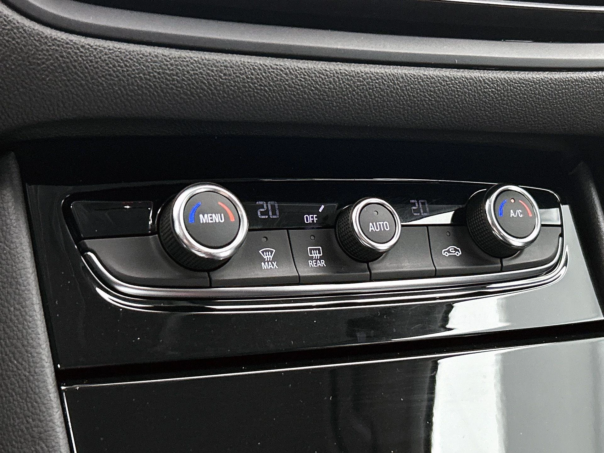 Opel-Grandland-image-21