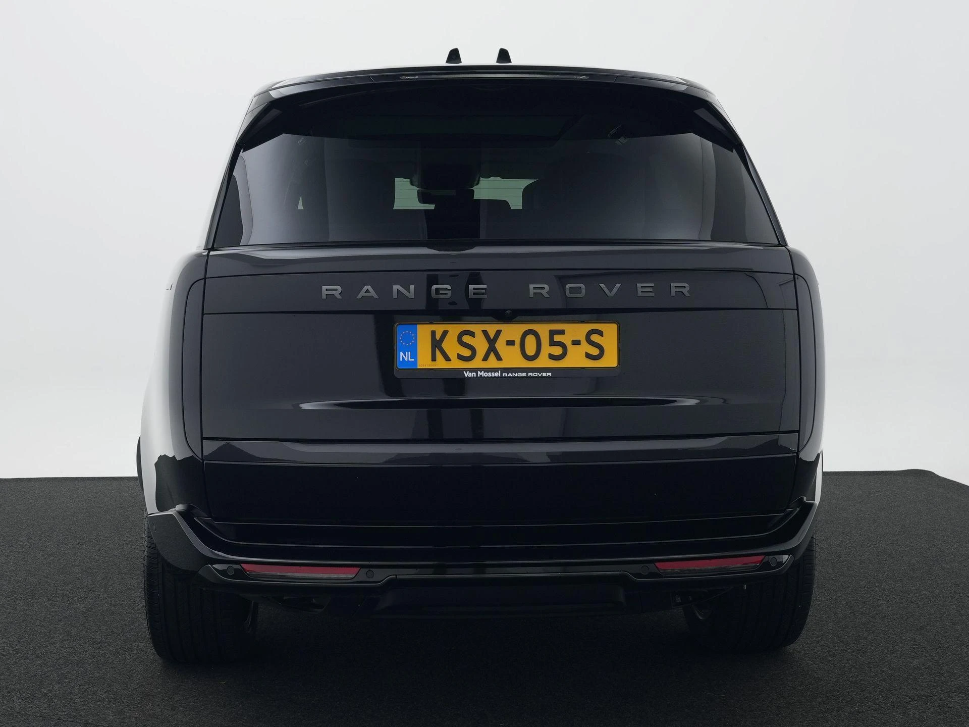 Land Rover-Range Rover-image-5