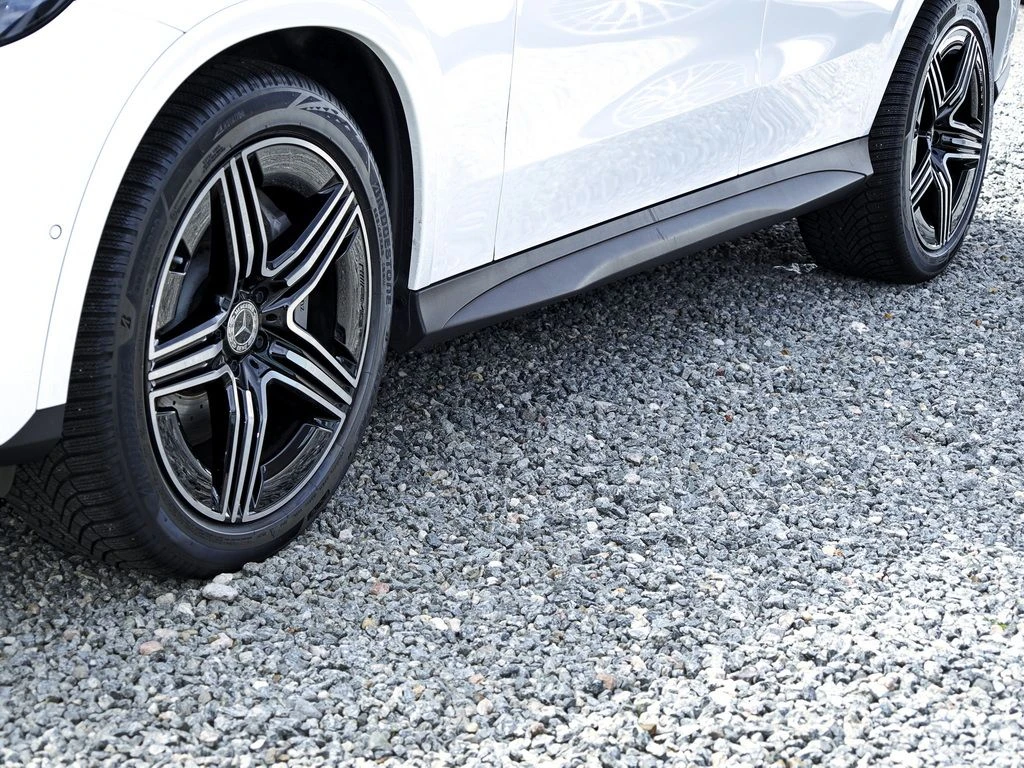 Mercedes-Benz-GLC 220 d-image-6