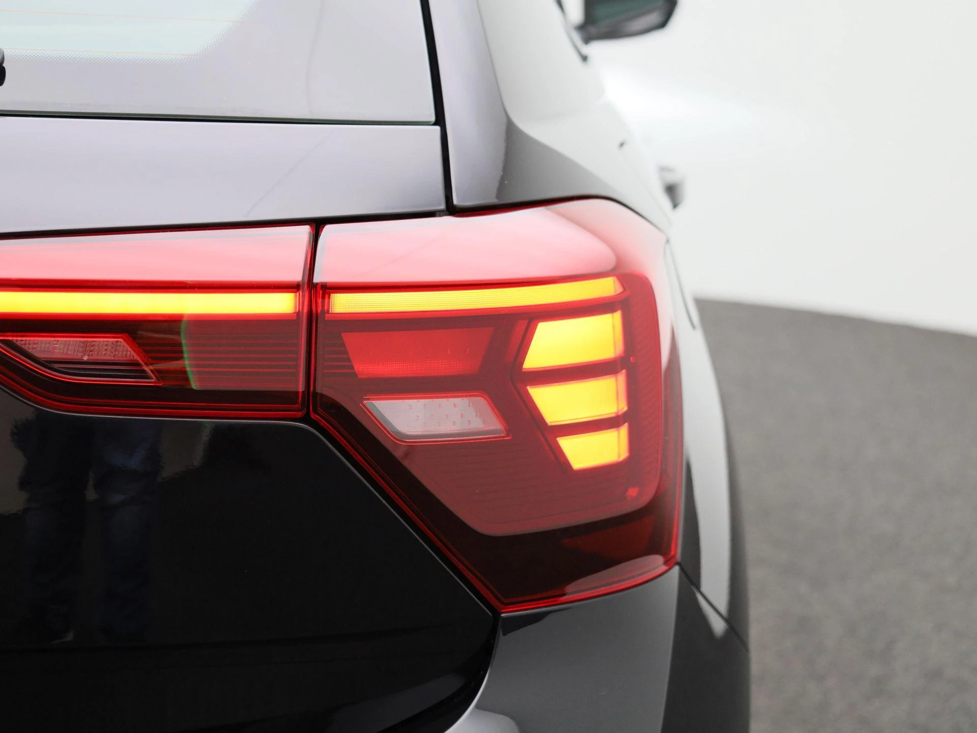 Volkswagen-Polo-image-36