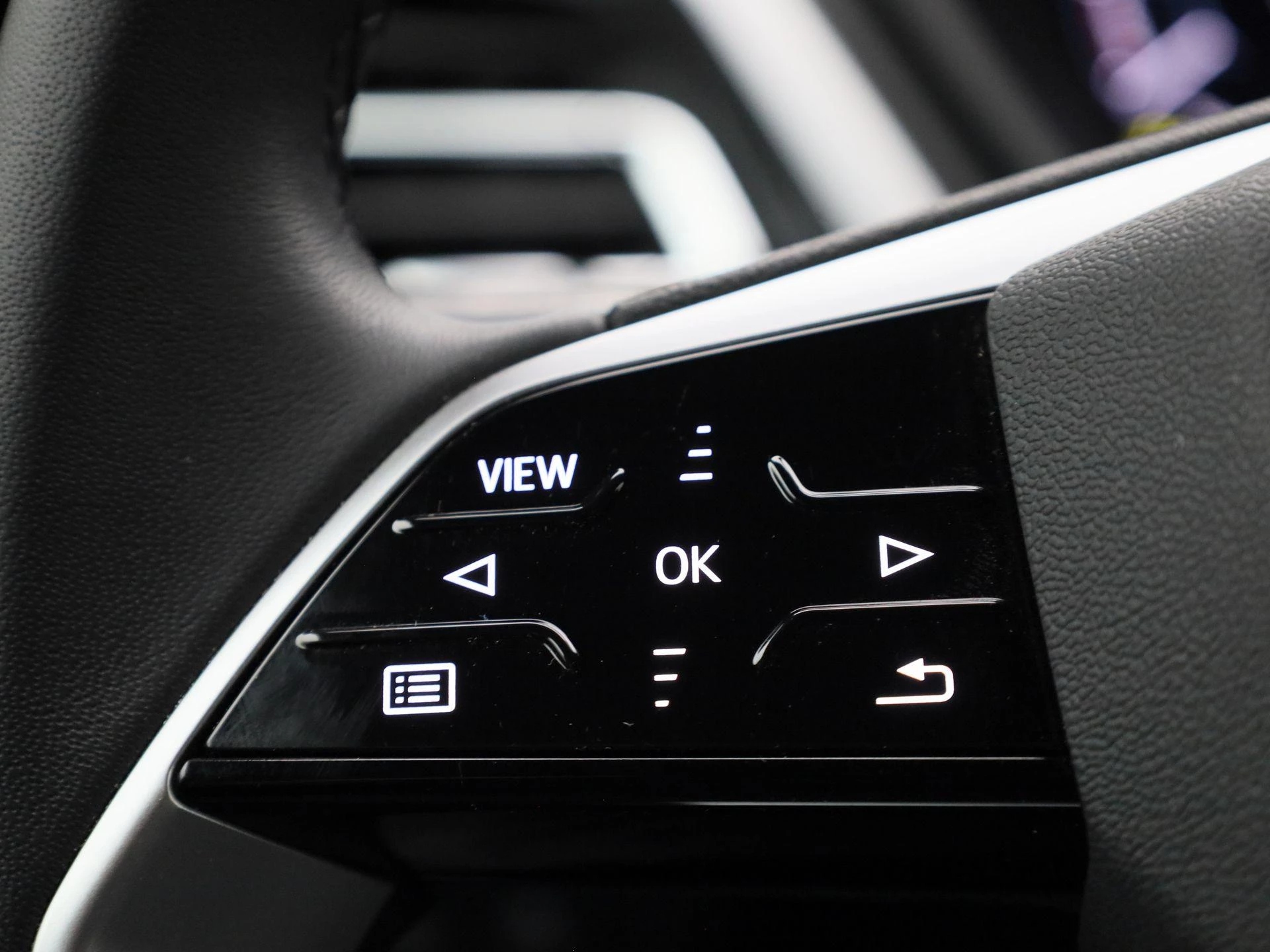 Audi-Q4 e-tron-image-18