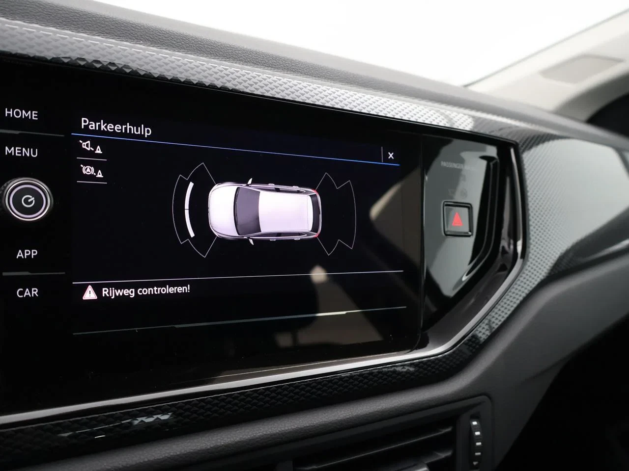 Volkswagen-Polo-image-7