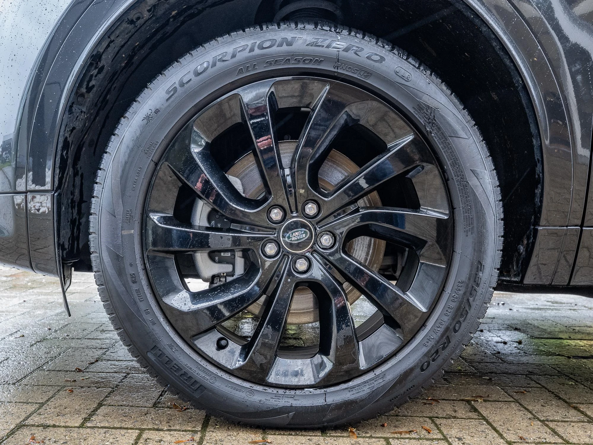 Land Rover-Discovery Sport-image-10