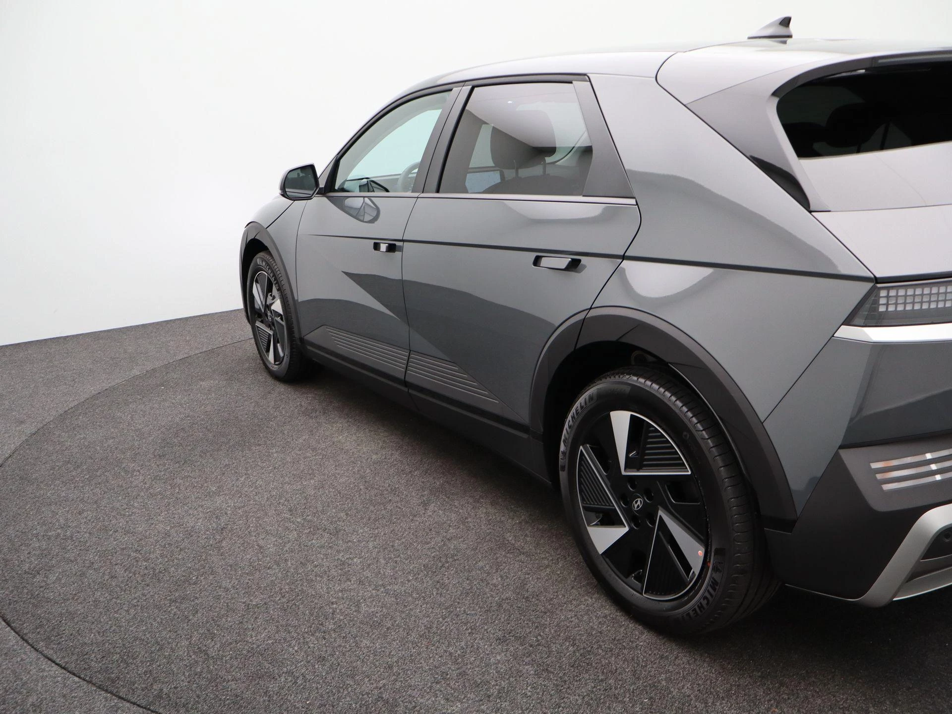 Hyundai-IONIQ 5-image-40