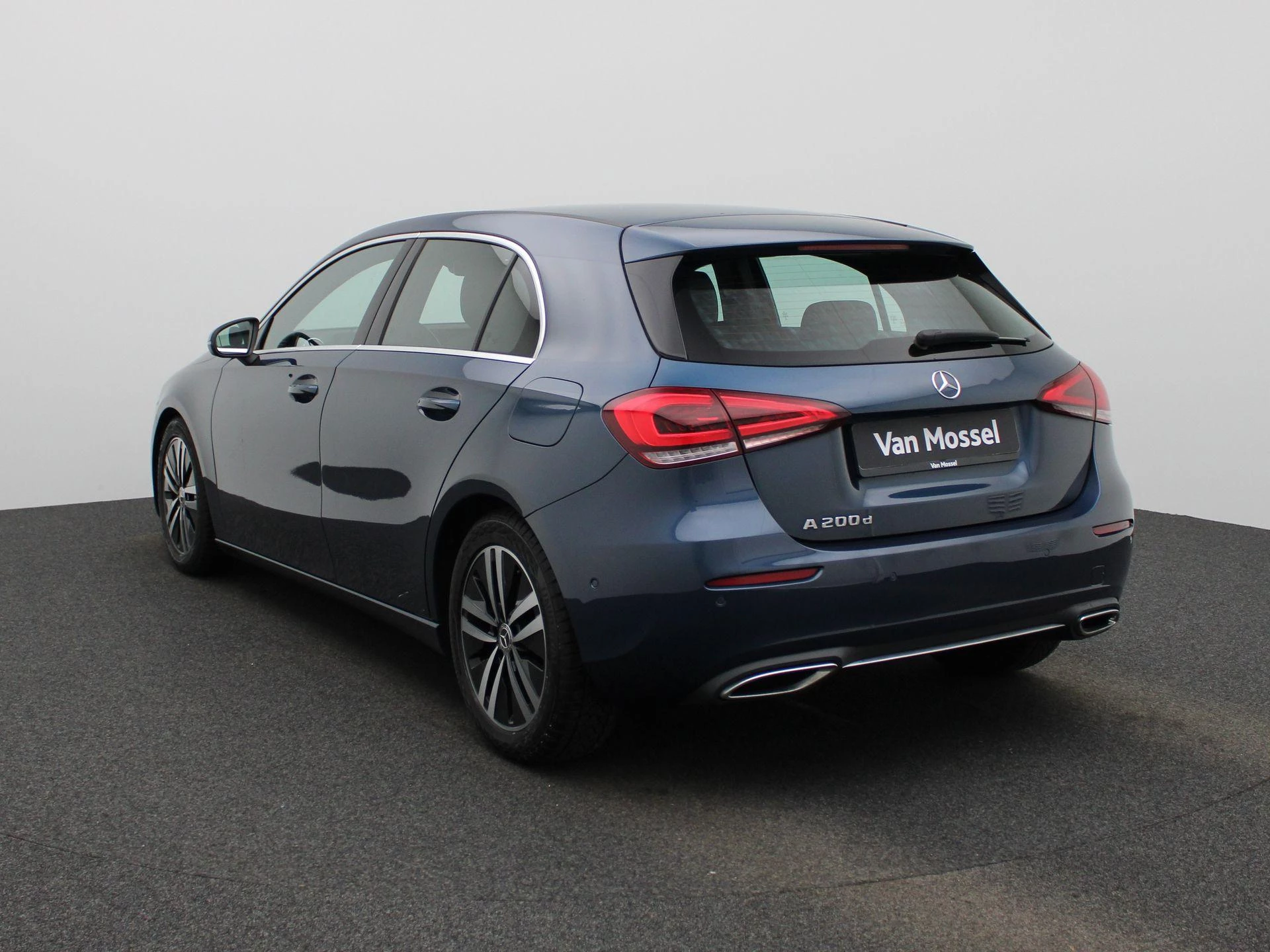 Mercedes-Benz-A-Klasse-image-1