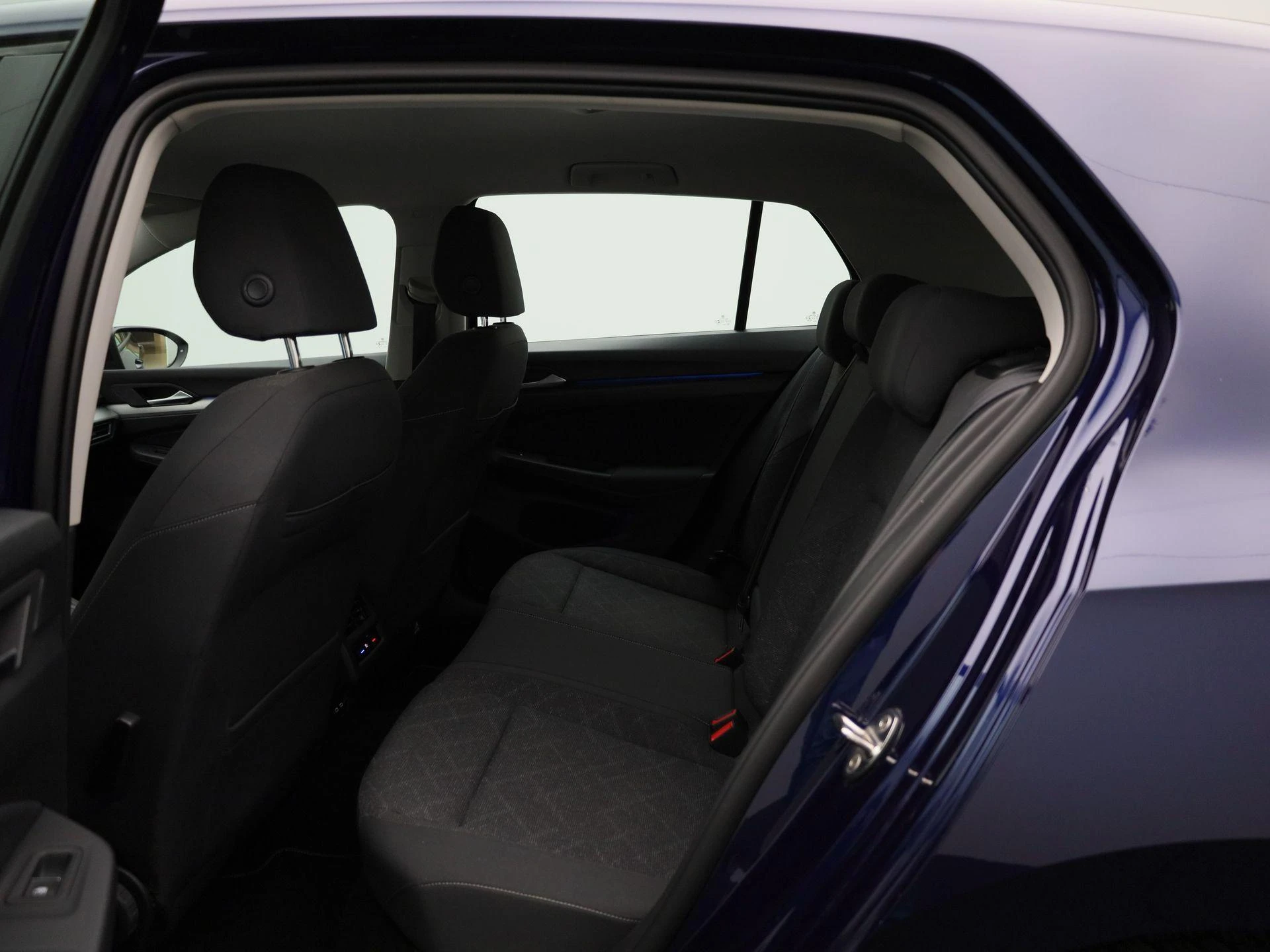 Volkswagen-Golf-image-9