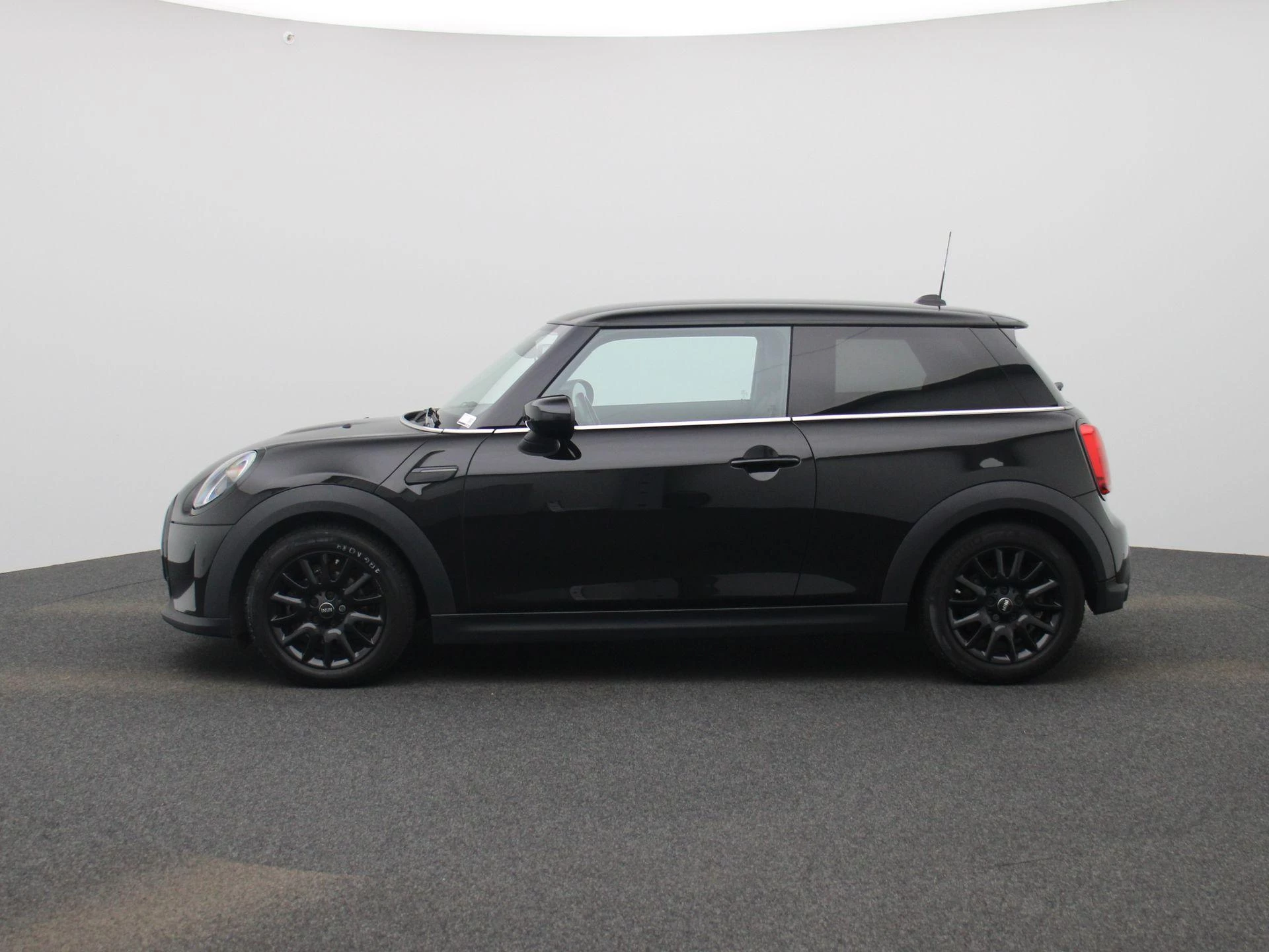 MINI-Cooper-image-5