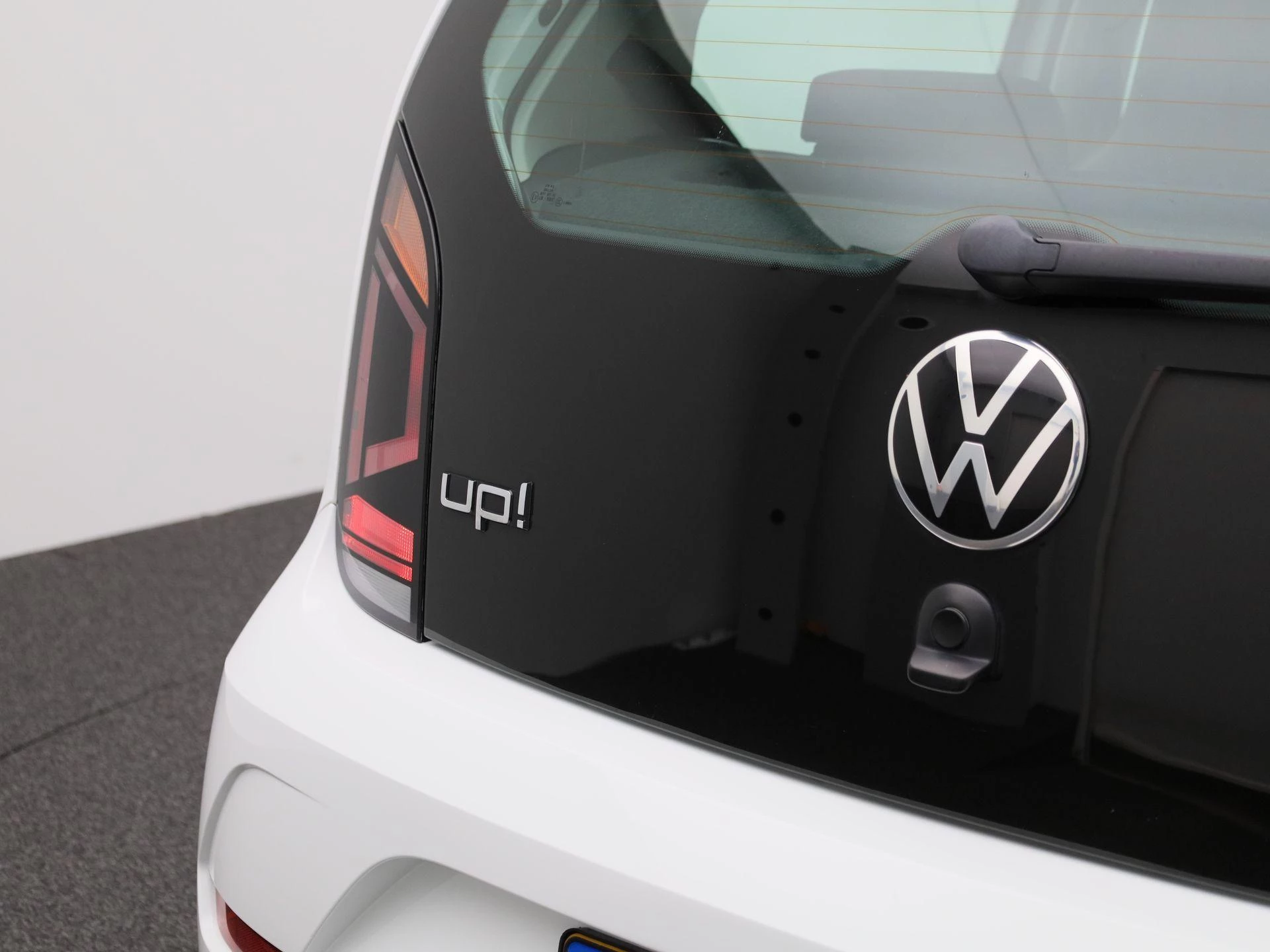 Volkswagen-up!-image-28
