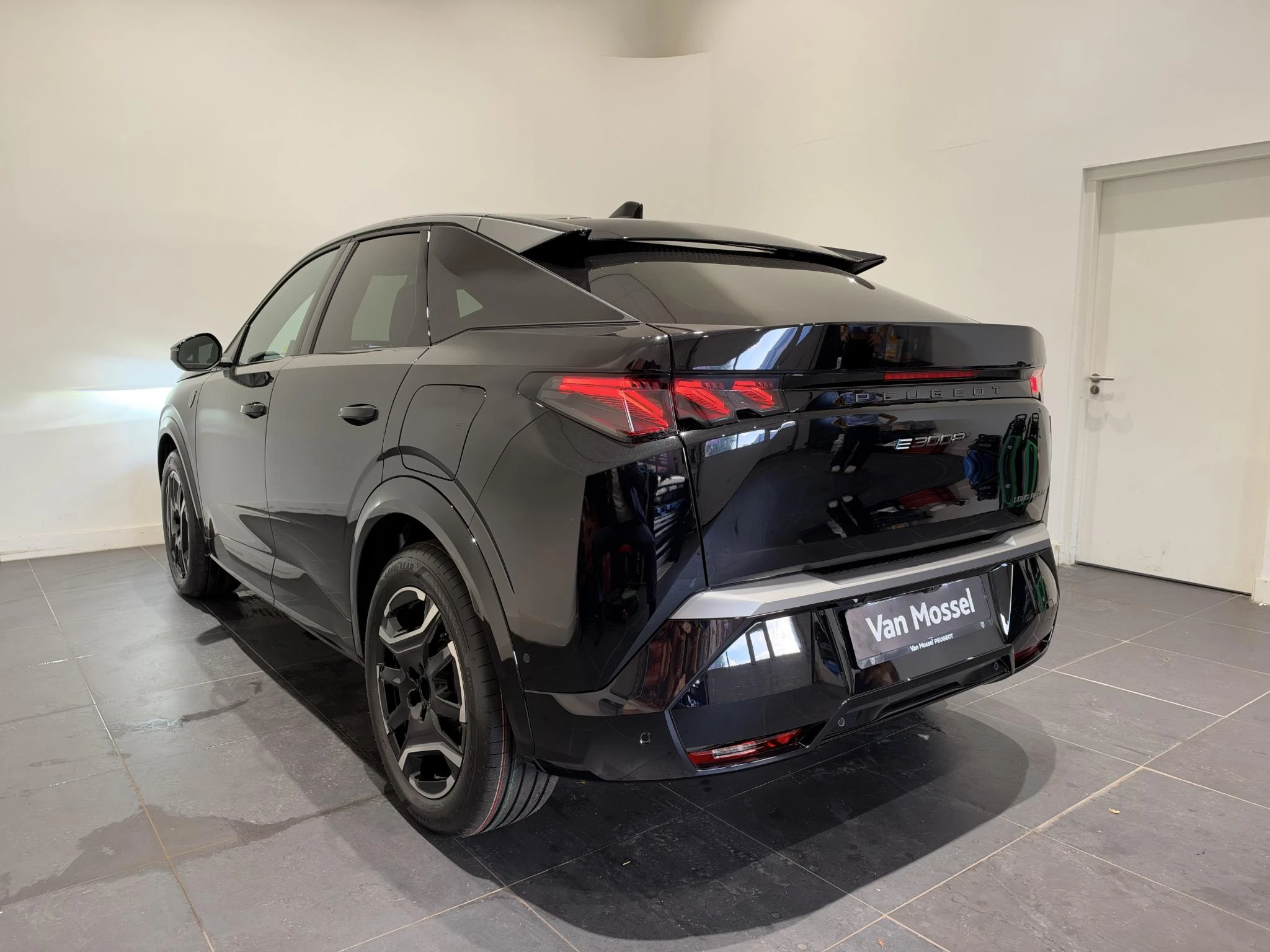 Peugeot-e-3008-image-8