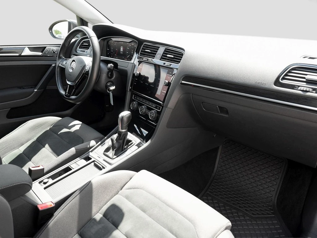 Volkswagen Golf 2.0 TDI DSG Highline R-Line *LED*AHK*Navi*Digi-Cockpit*PDC*Climatronic*Sitzheizung*uvm...
