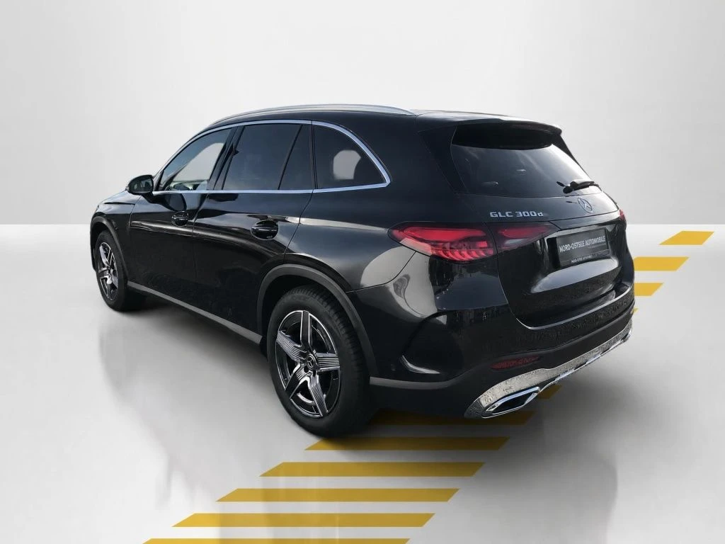 Mercedes-Benz-GLC 300 d-image-12