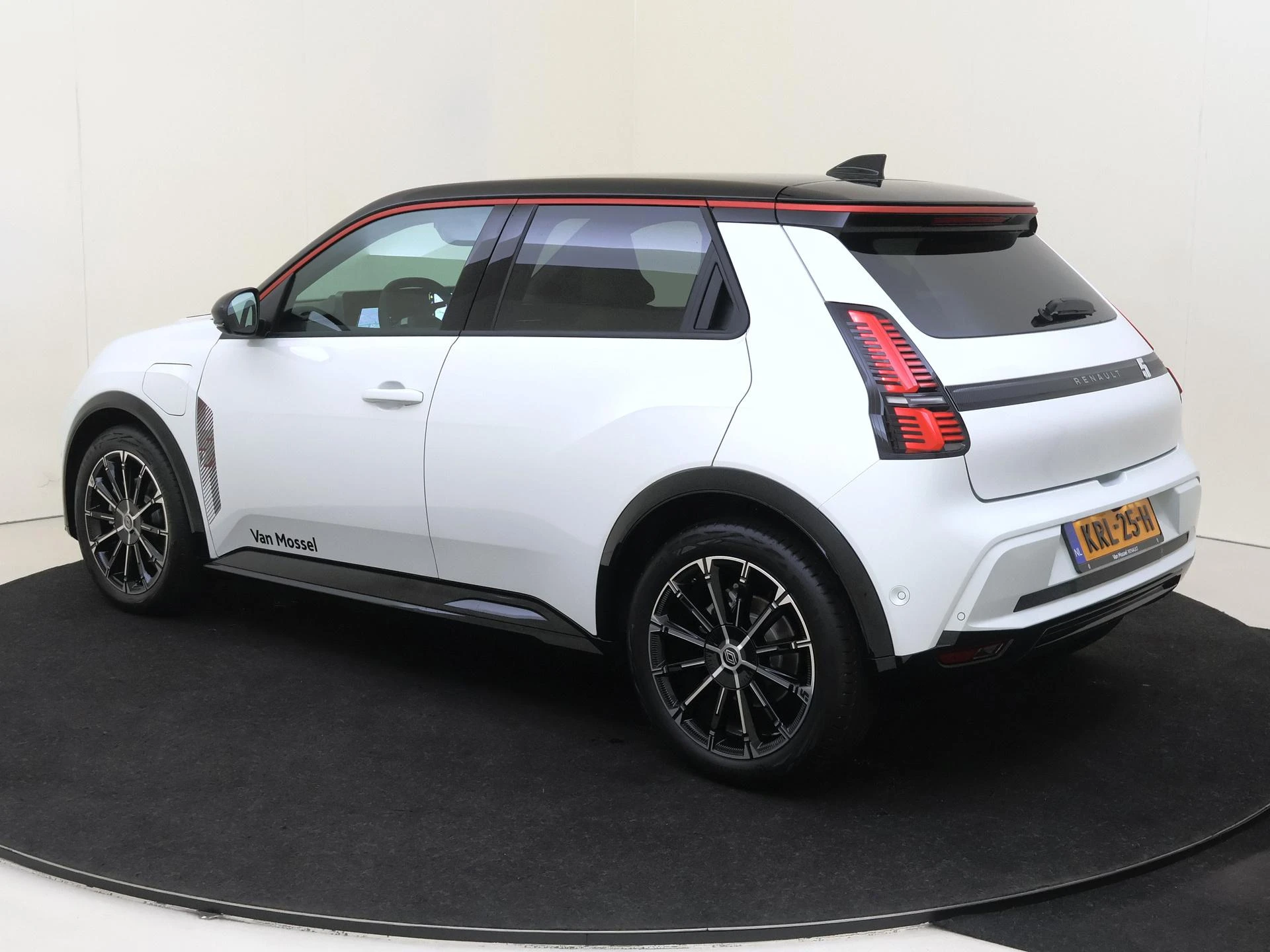 Renault 5 urban range iconic cinq 40 kWh