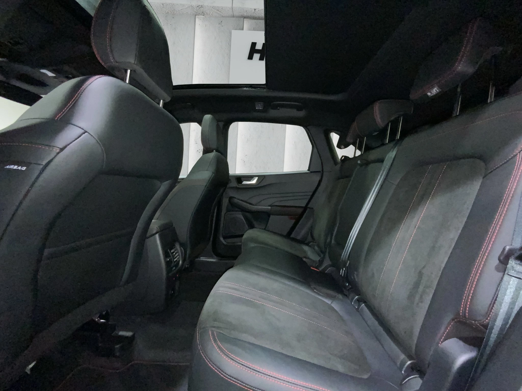 Ford Kuga ST-Line X Aut.*PANO*AHK*360GRAD*LED-MATRIX*NAVI*GRA*WINTER-PKT.
