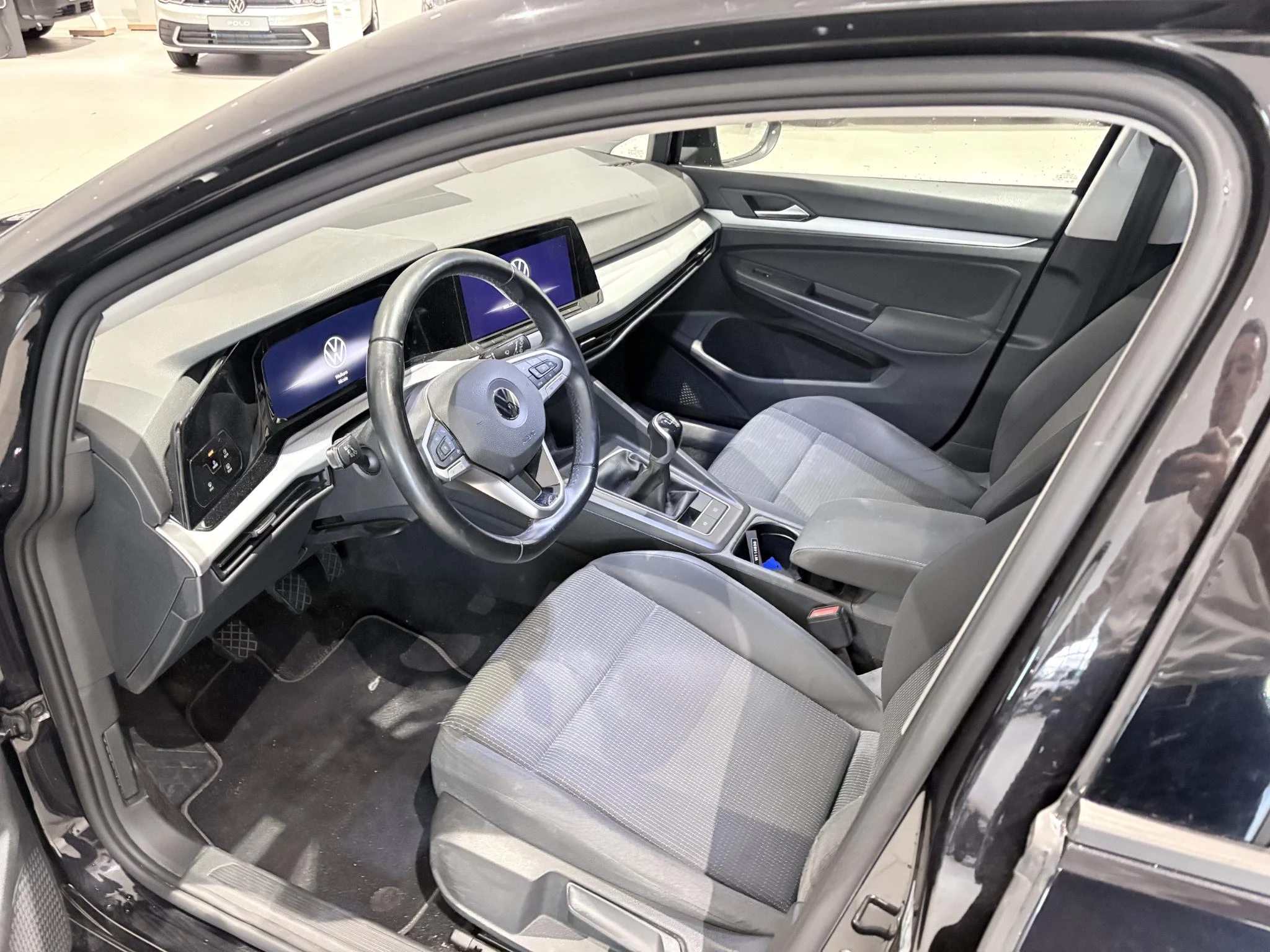 Volkswagen-Golf-image-7
