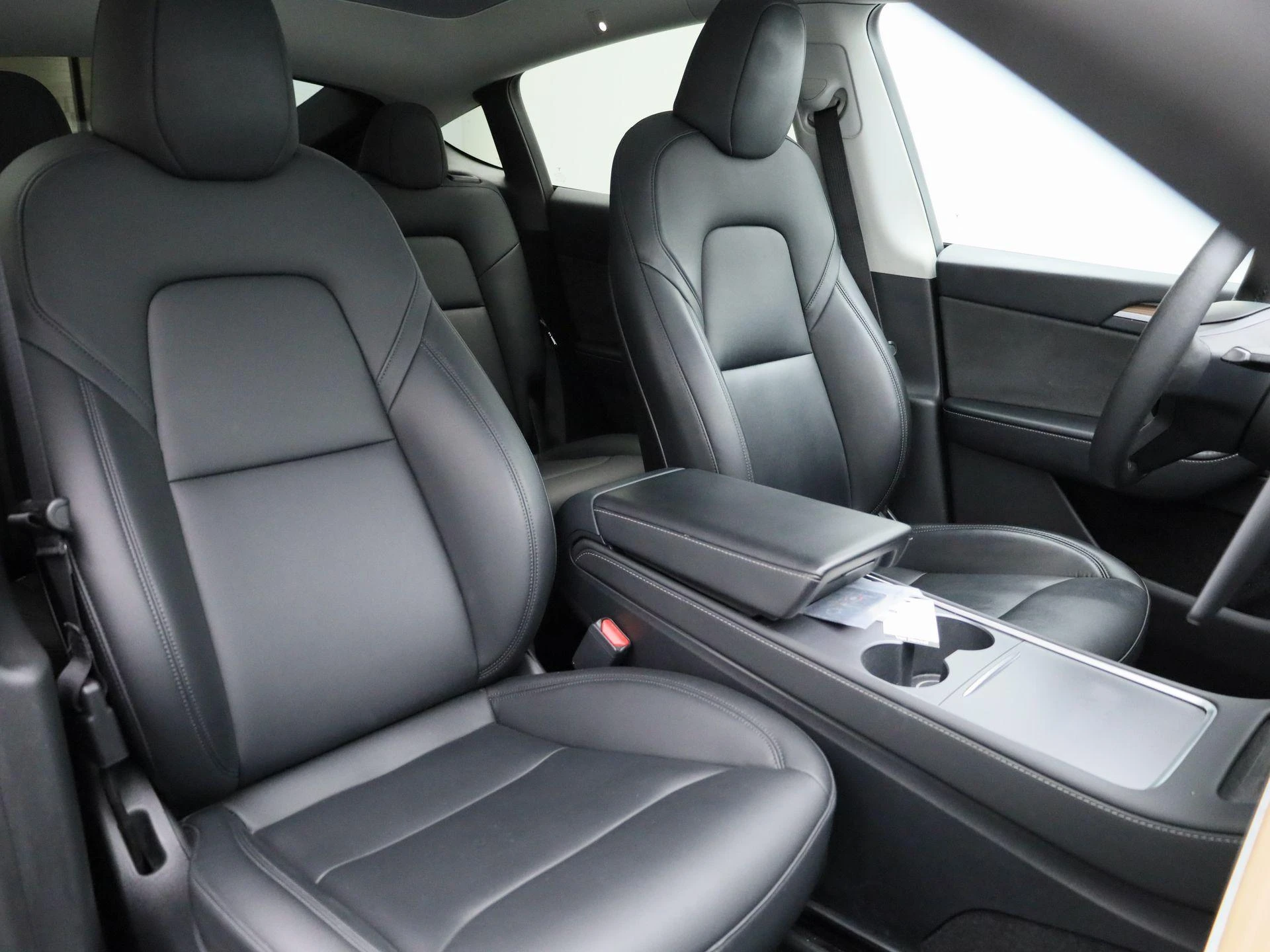 Tesla-Model Y-image-40