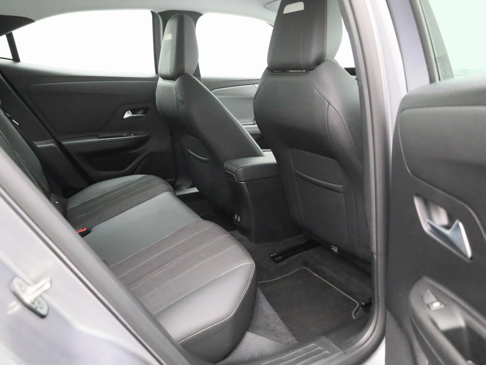 Opel-Mokka-e-image-28