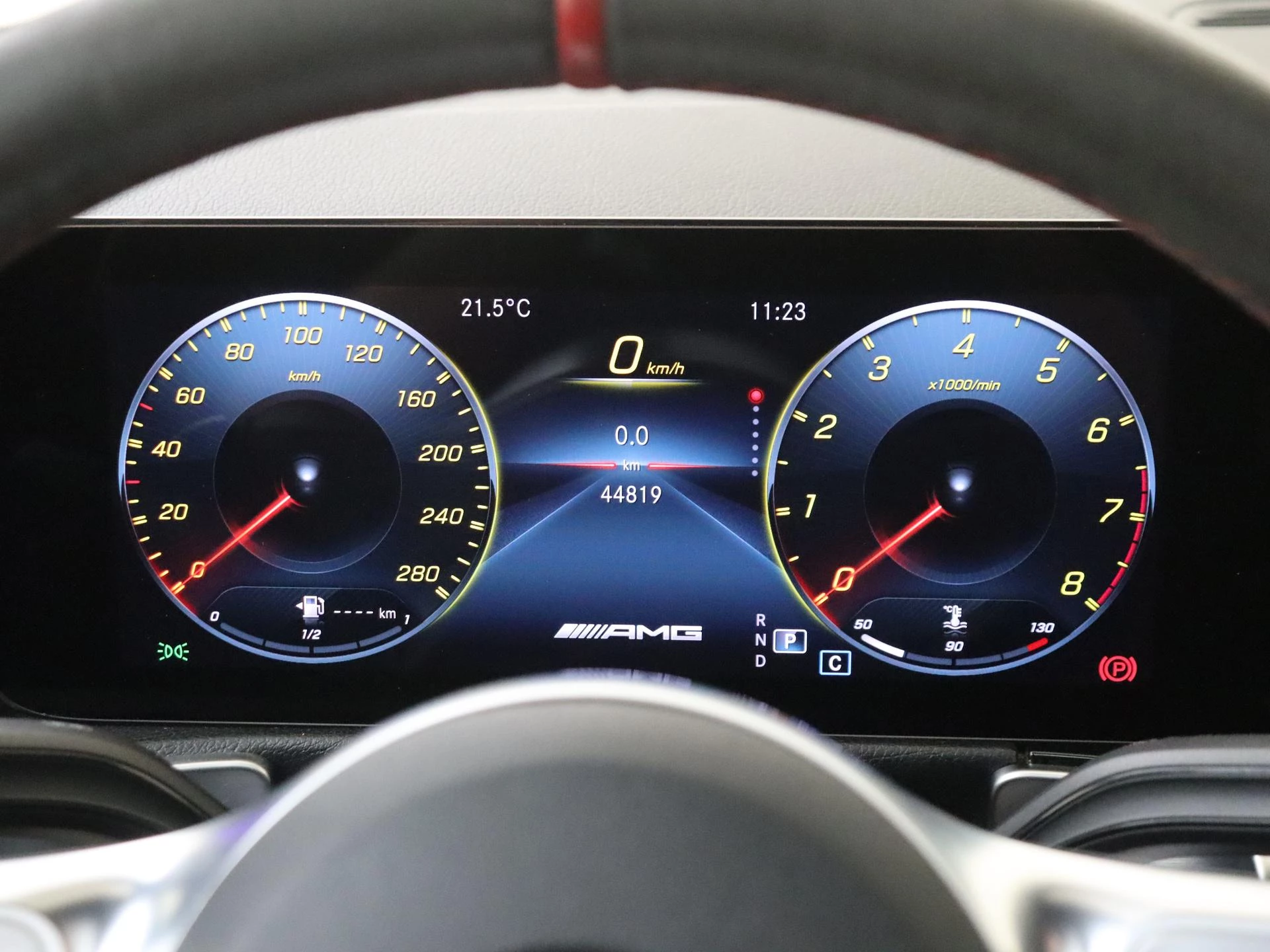 Mercedes-Benz-GLB-image-17