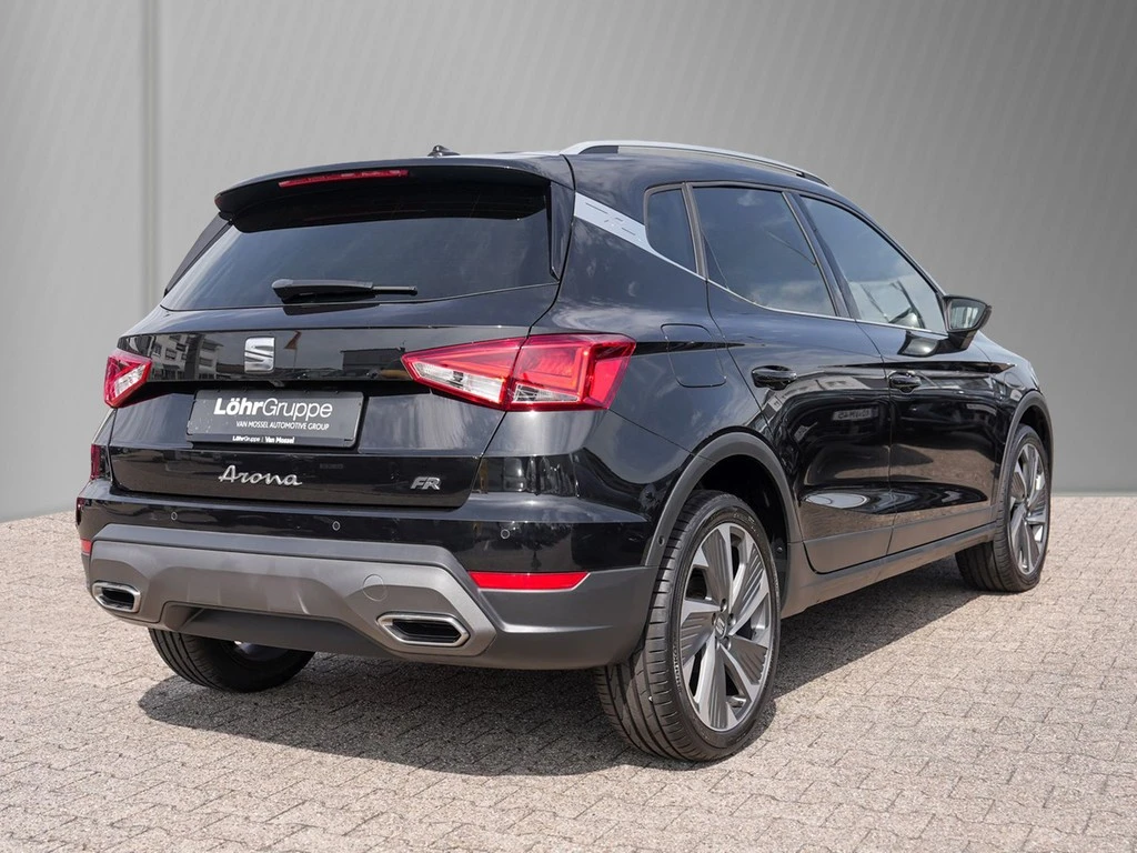 SEAT-Arona-image-3