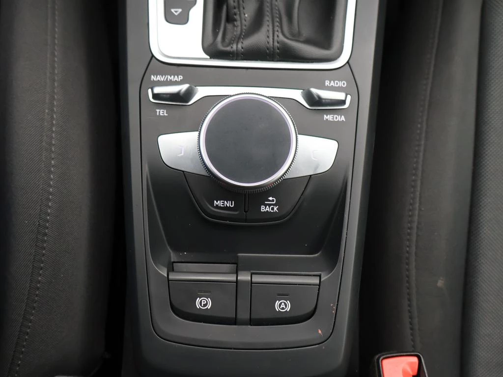 Audi Q2 Business Edition S-LINE 35TFSI 150PK *AUTOMAAT*NAVI*BLTH*CRUISE*PDC*ZETELVERWARMING*...