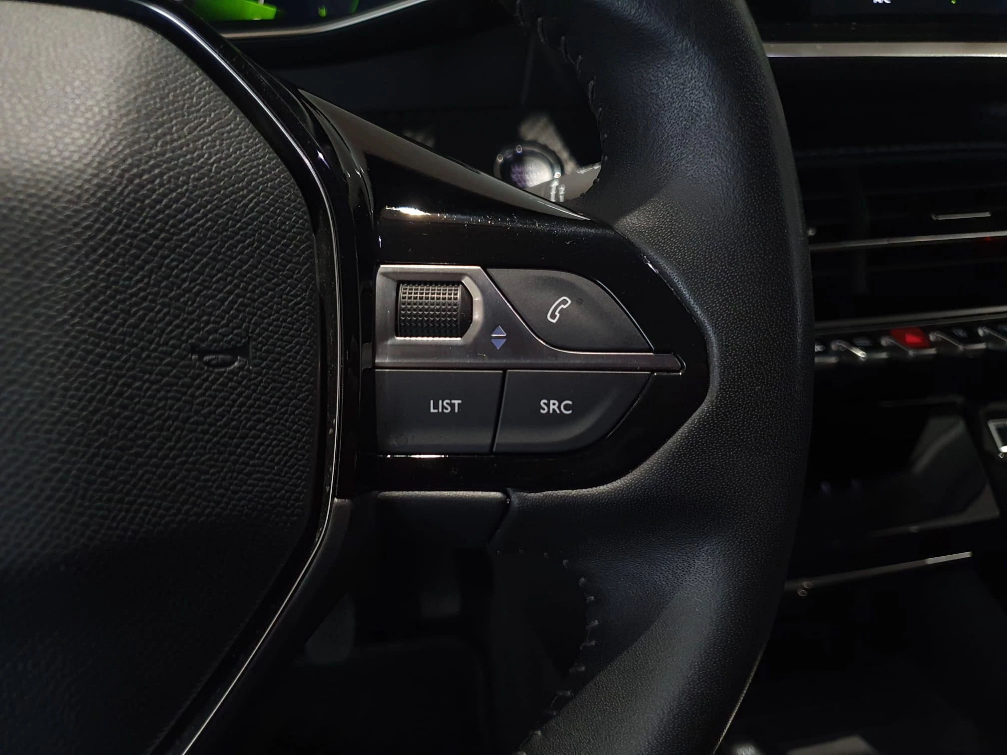 Peugeot-2008-image-12