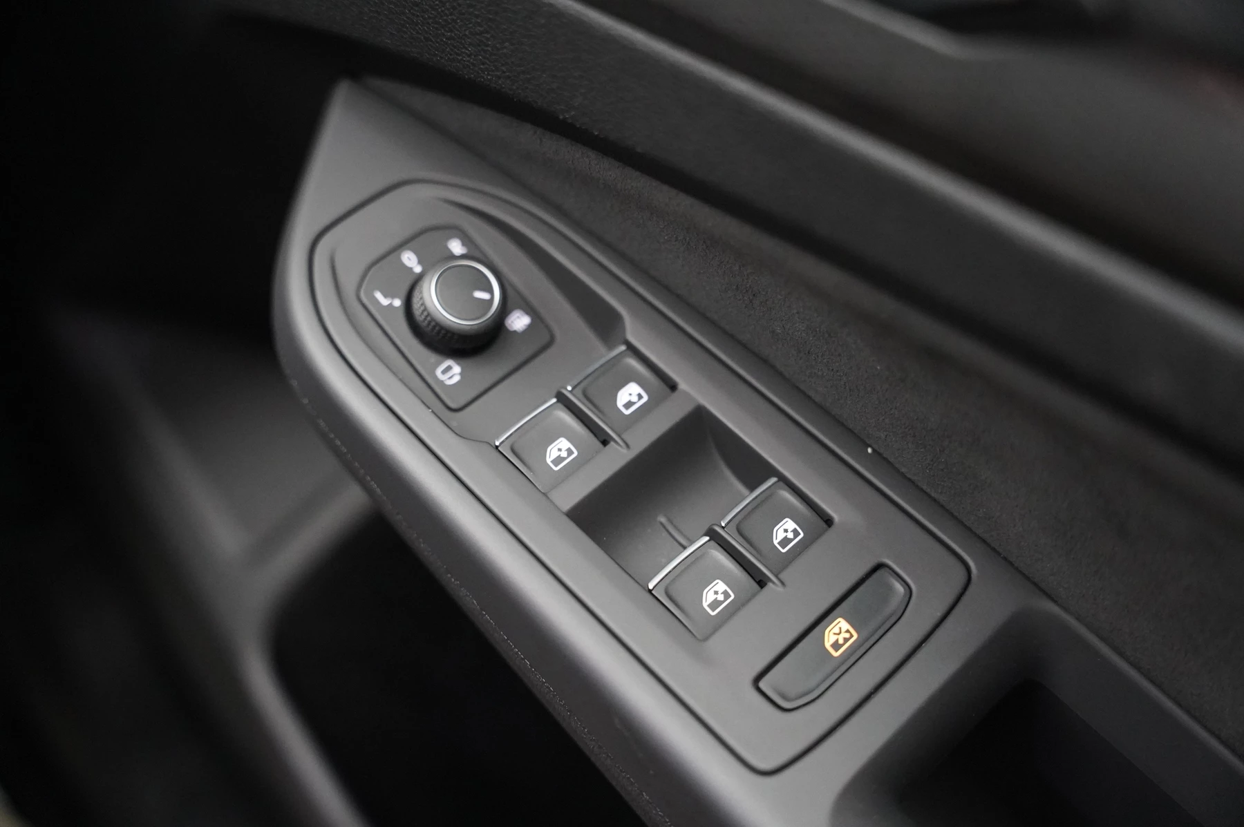 Volkswagen-Golf-image-19
