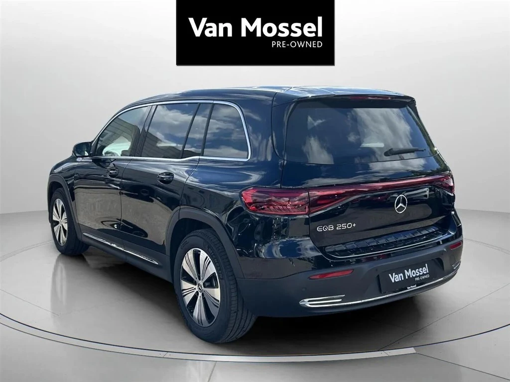 Mercedes-Benz-EQB-image-6