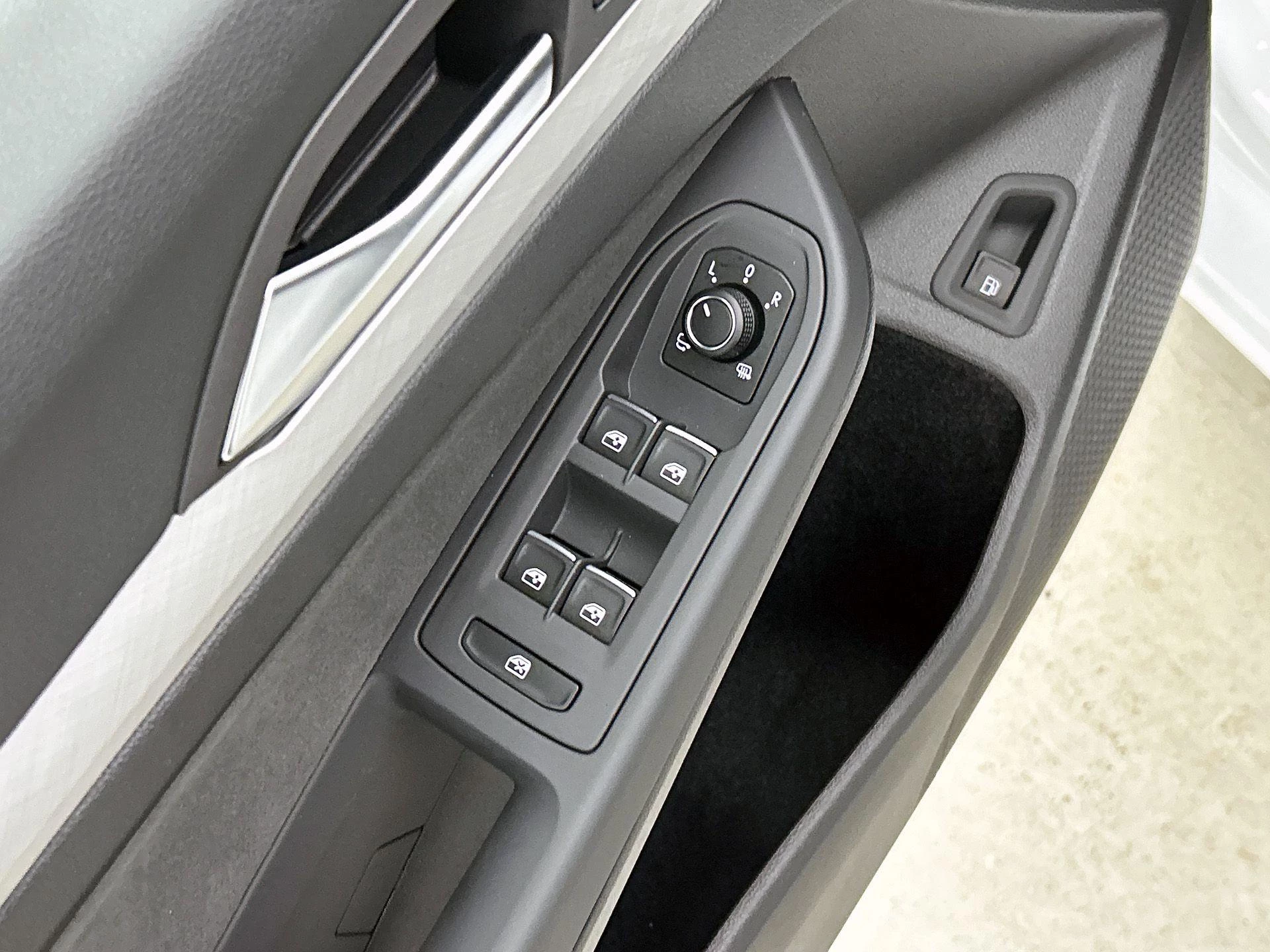 Volkswagen-Golf-image-24