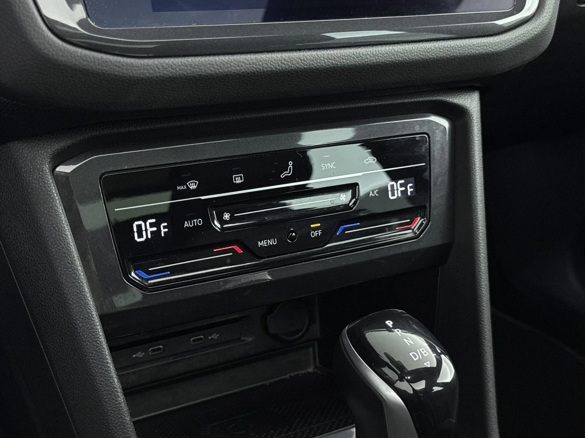Volkswagen-Tiguan-image-23