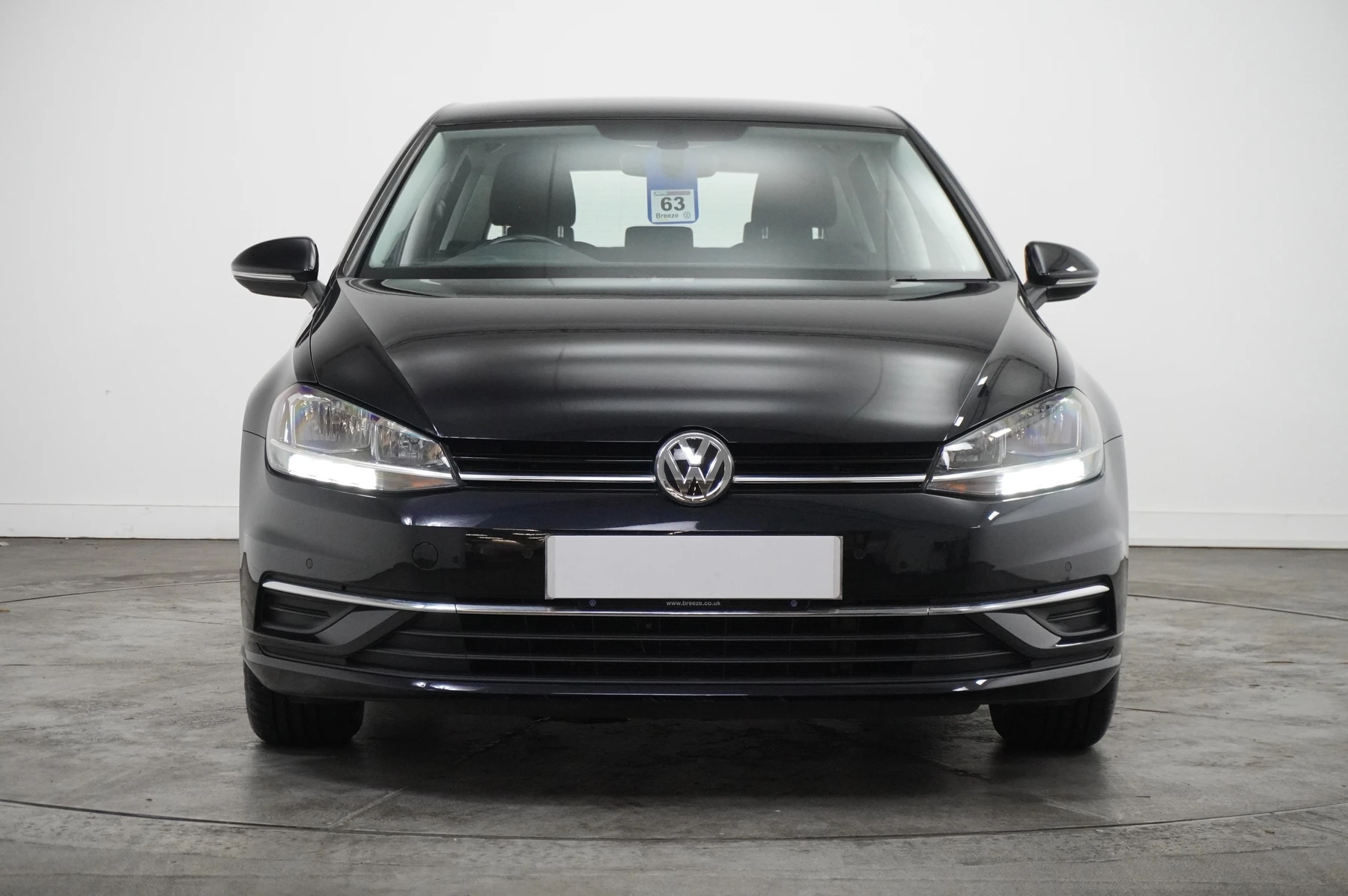 Volkswagen-Golf-image-6