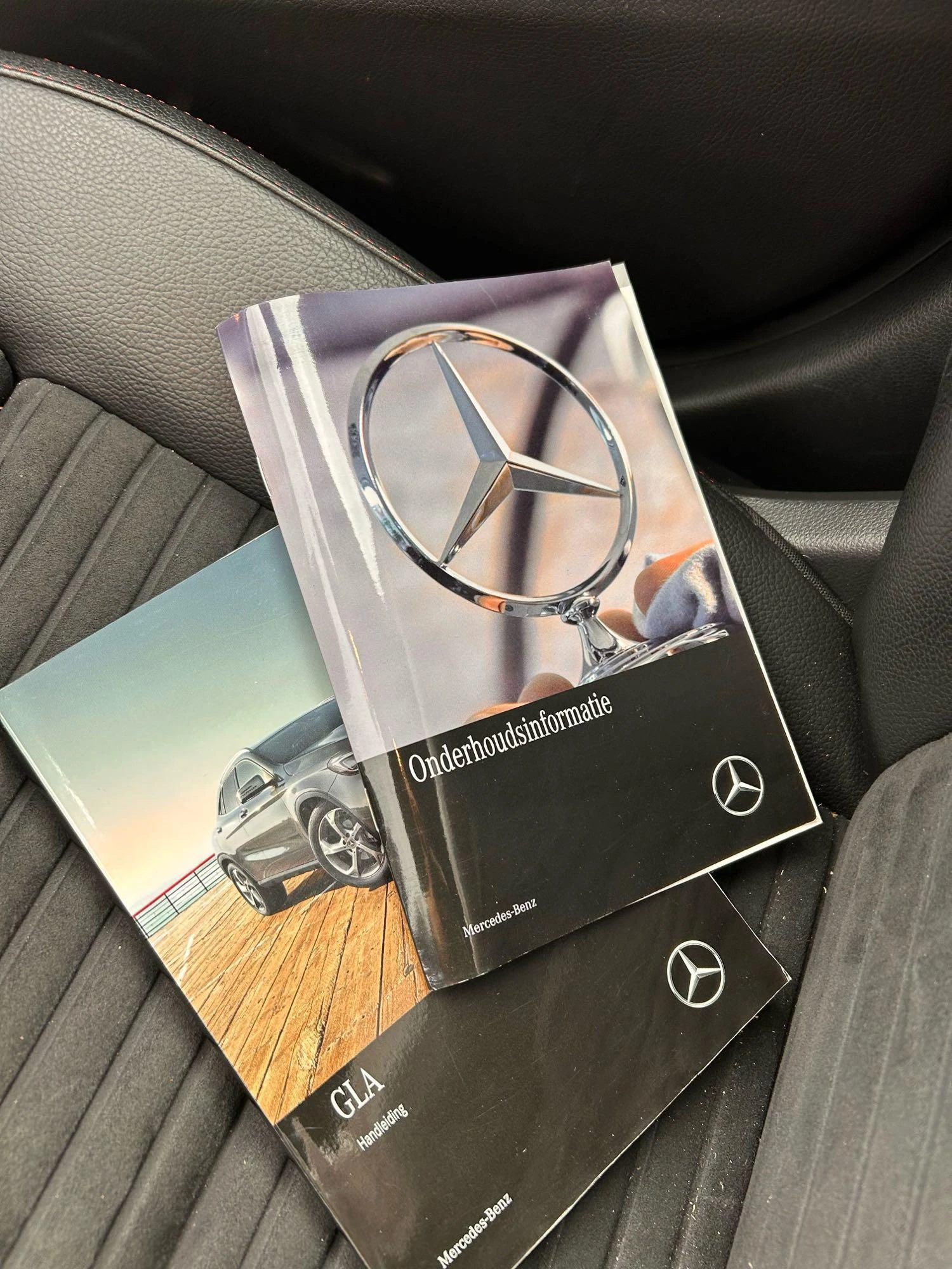 Mercedes-Benz-GLA-image-27
