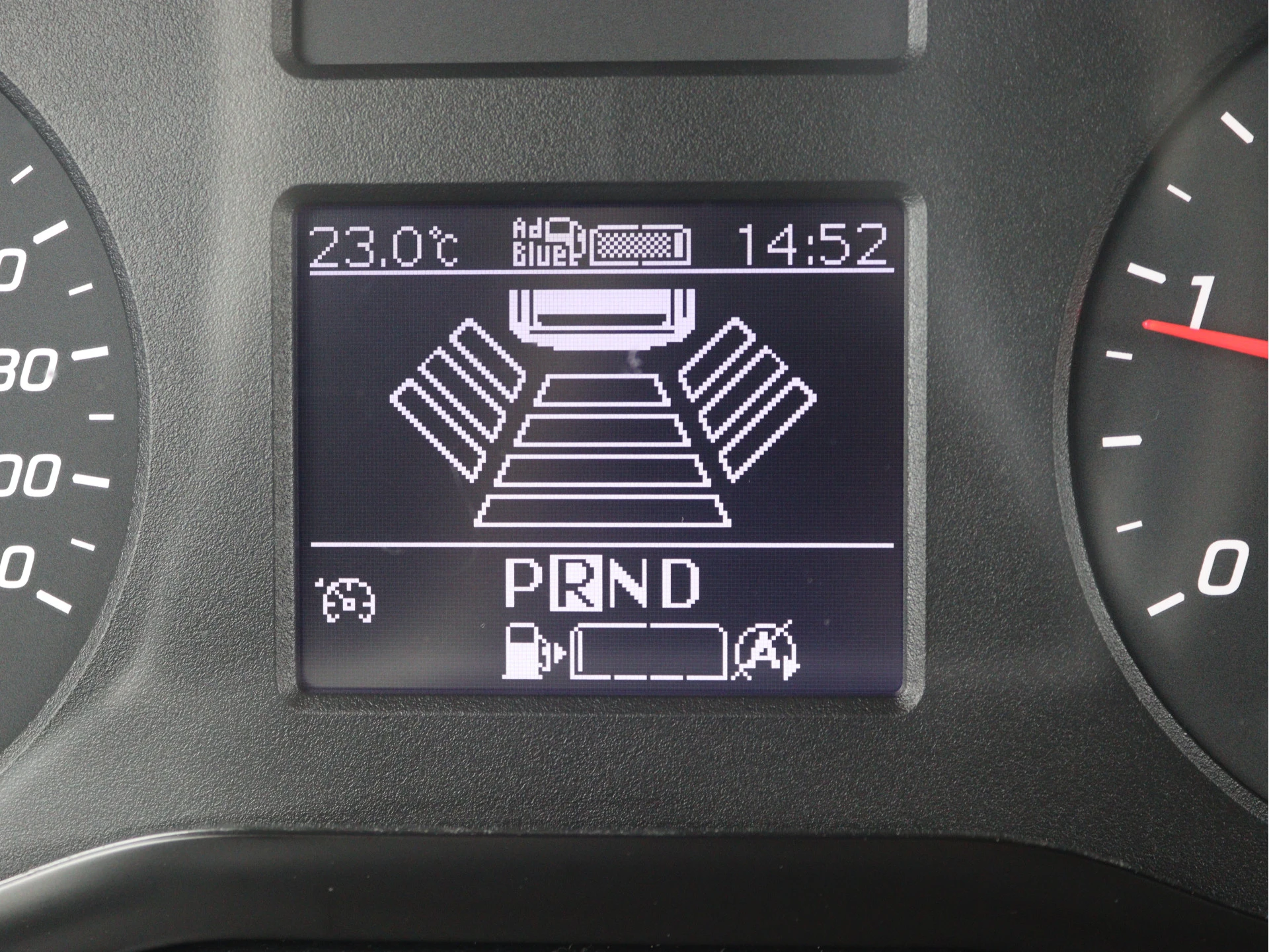 Mercedes-Benz-Citan-image-9