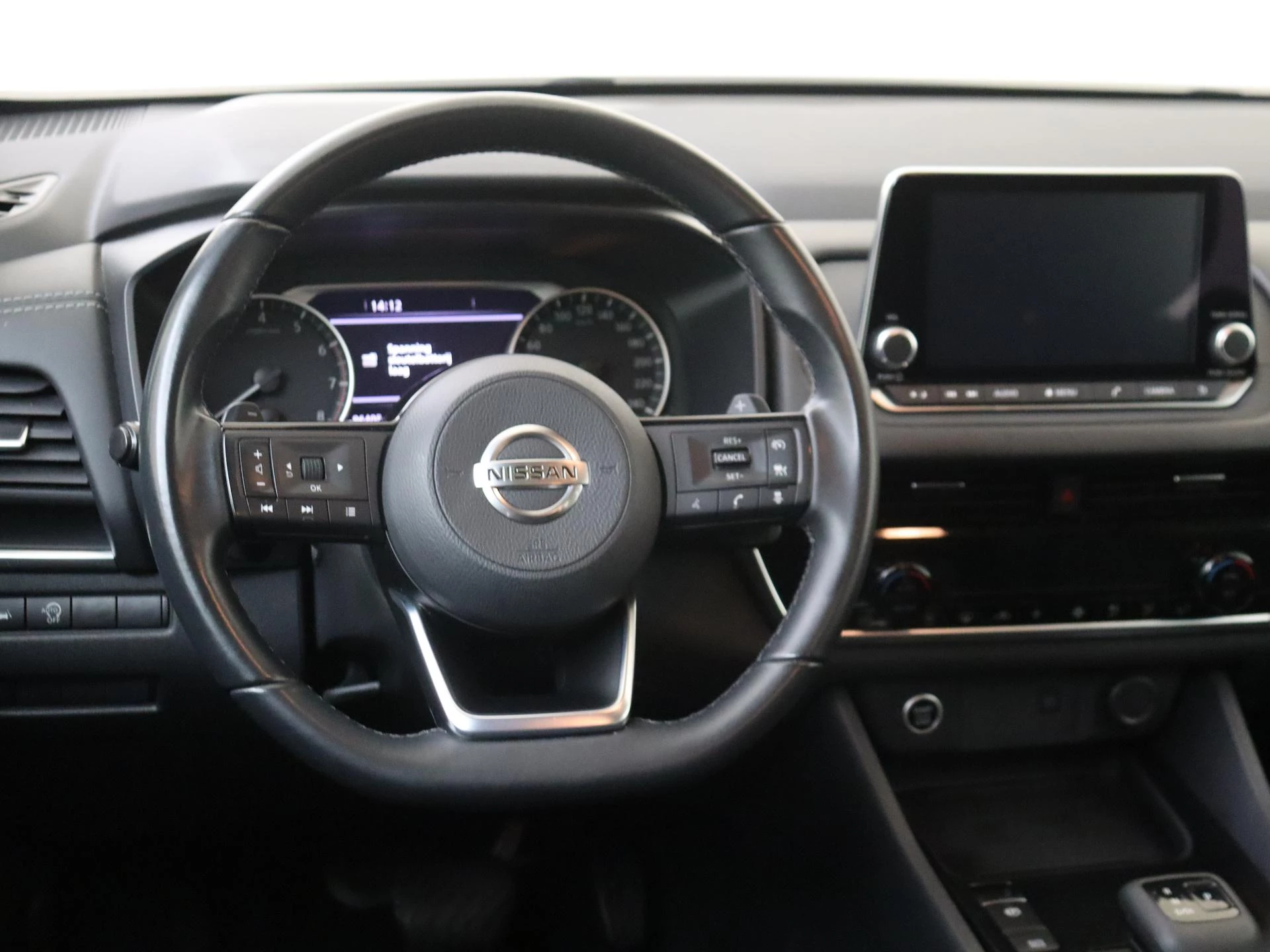 Nissan-QASHQAI-image-12