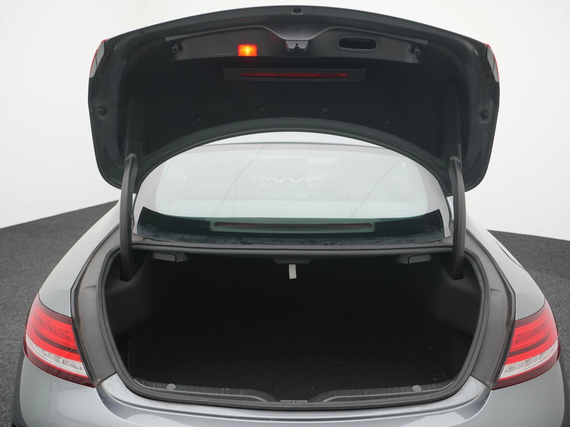 Mercedes-Benz-C-Klasse-image-33